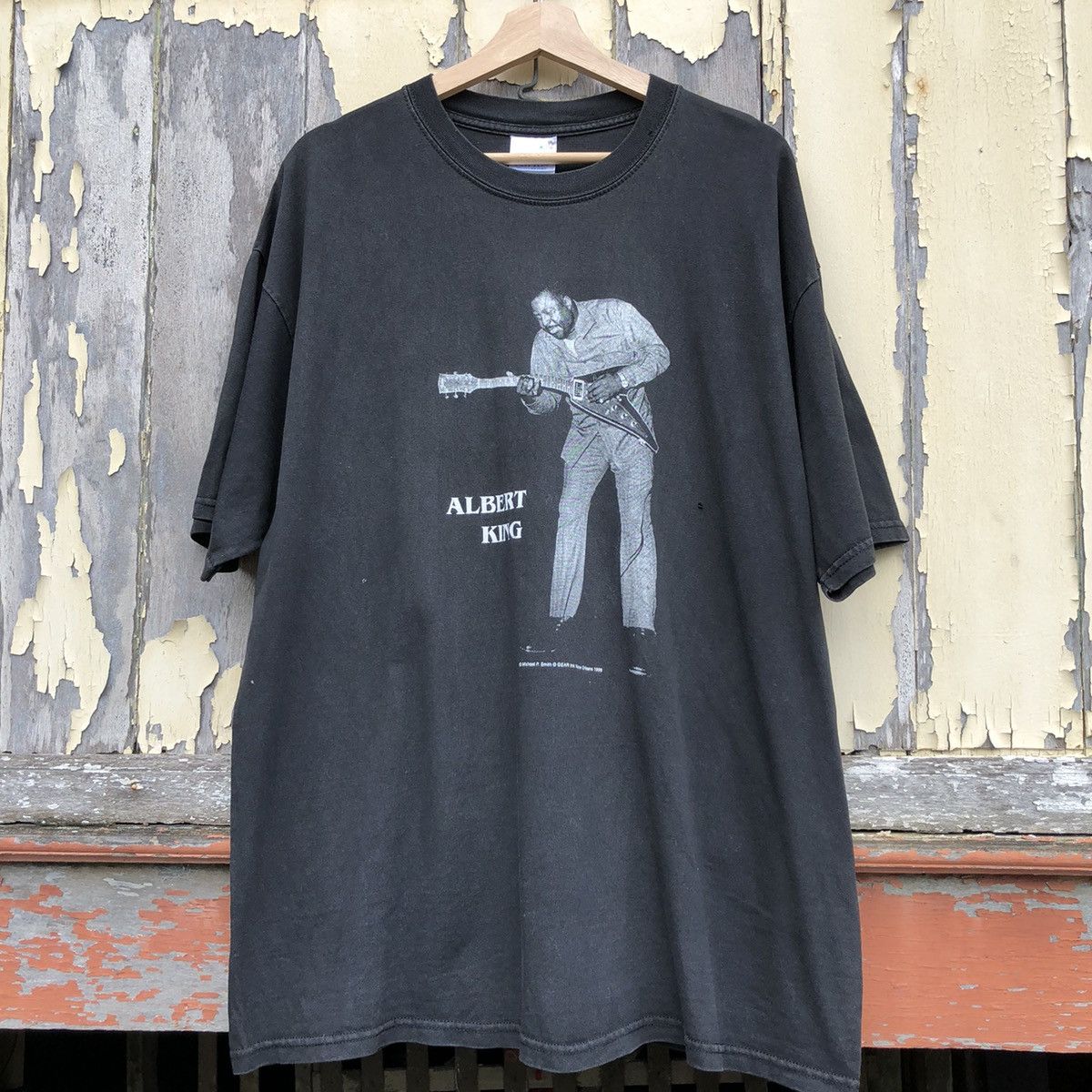 💢Distressed💢 Vintage 90s Sunfaded ALBERT KING Tshirt