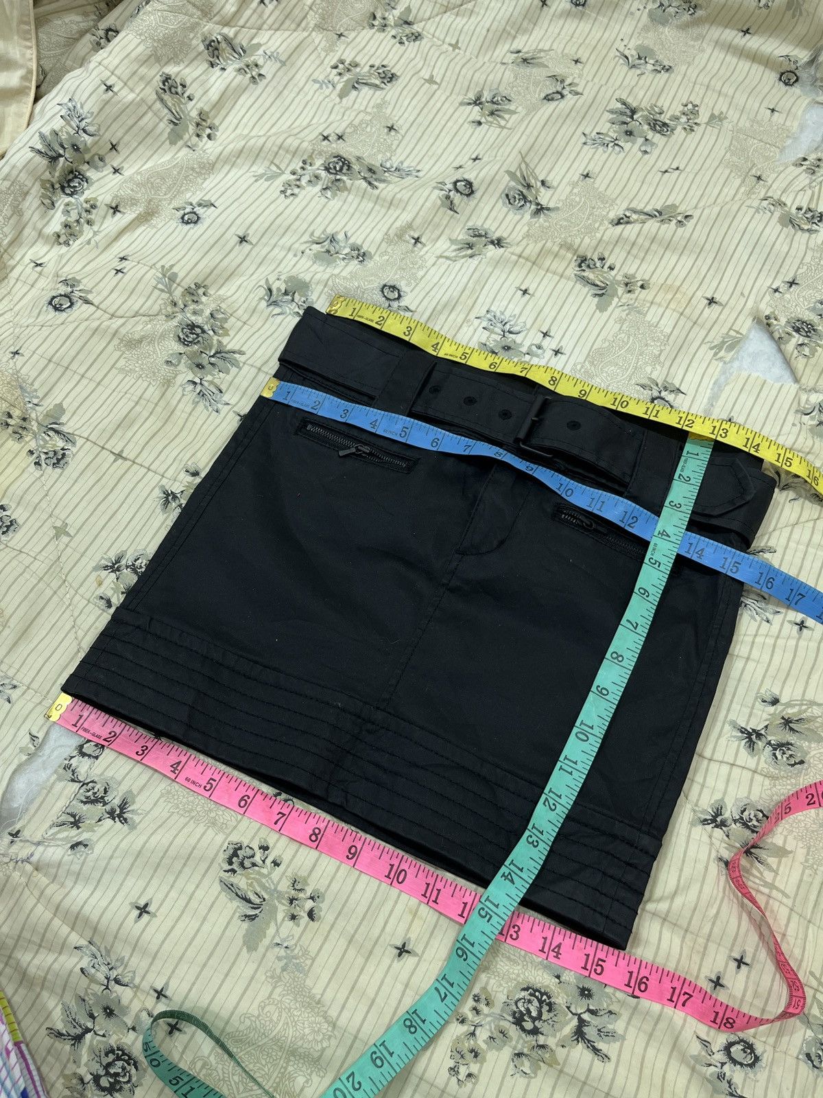 Uniqlo (Rrrr). UNIQLO COATED CLOTH BELT SKIRTS Size 29" - 14 Thumbnail
