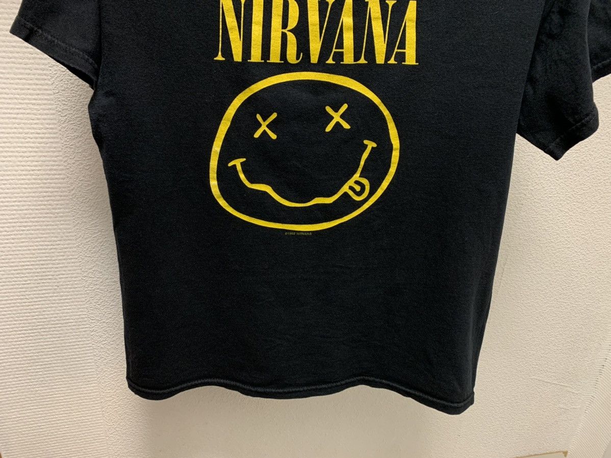 Band Tees Nirvana 1992 vintage black rock t-shirt M sz Kurt Cobain Size US M / EU 48-50 / 2 - 6 Thumbnail