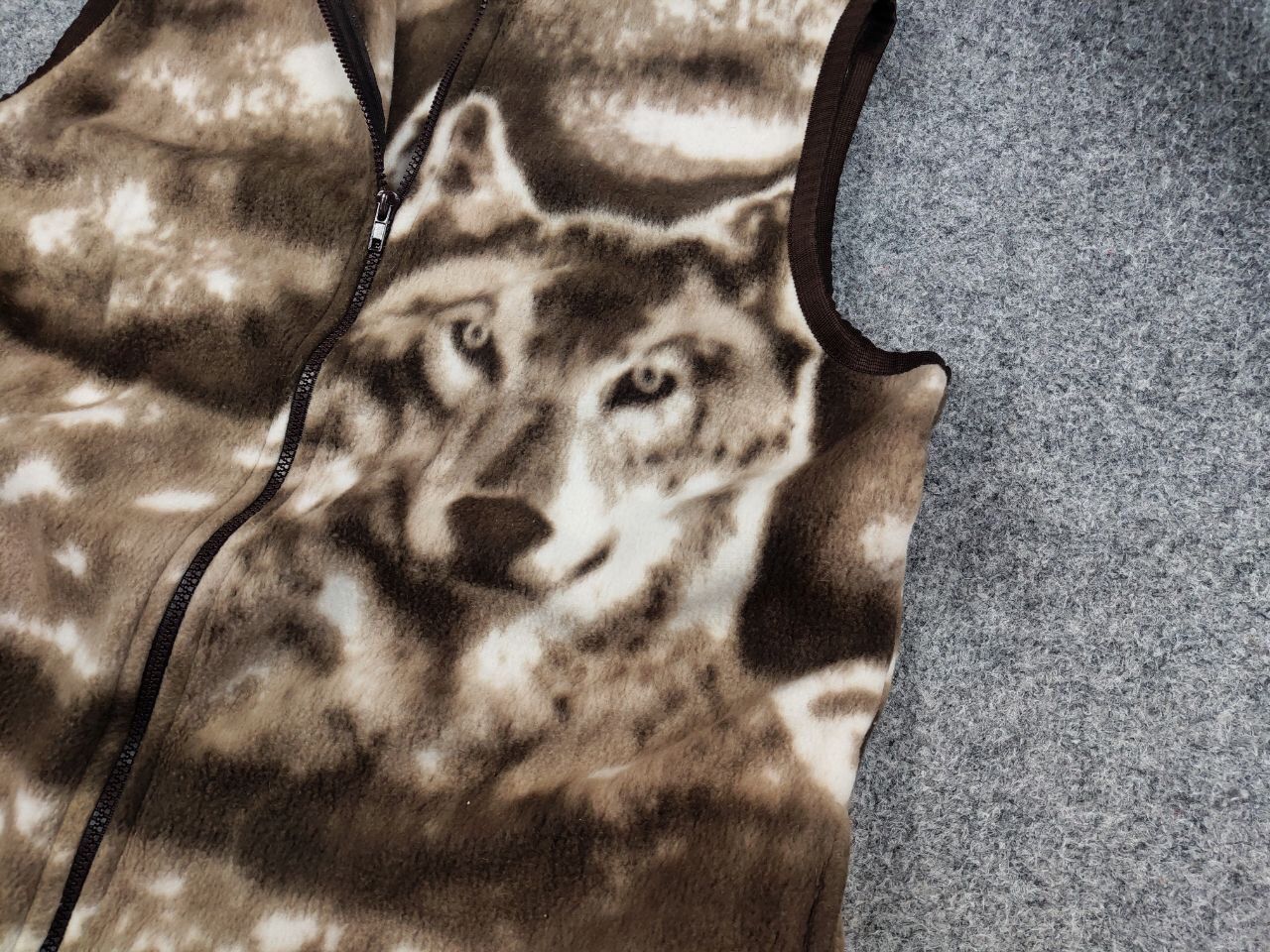 Japanese Brand Vintage 90s Wolf Zip Fleece Vest Jacket Print Supreme Style Size US L / EU 52-54 / 3 - 5 Thumbnail