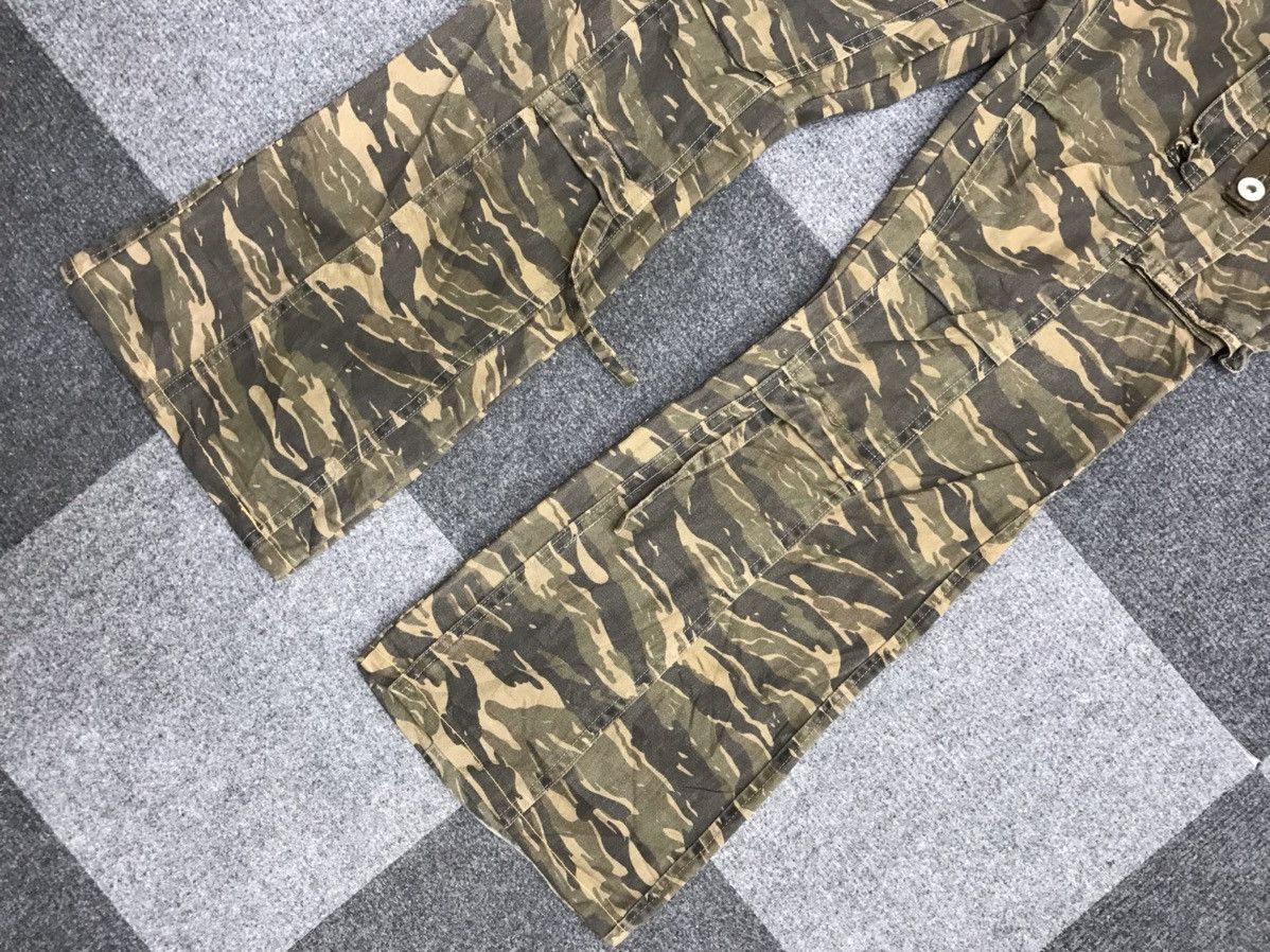 Japanese Brand × Seditionaries Flare DAILY NEWS Seditionaries Camo Multipockets Pant Size US 30 / EU 46 - 5 Thumbnail
