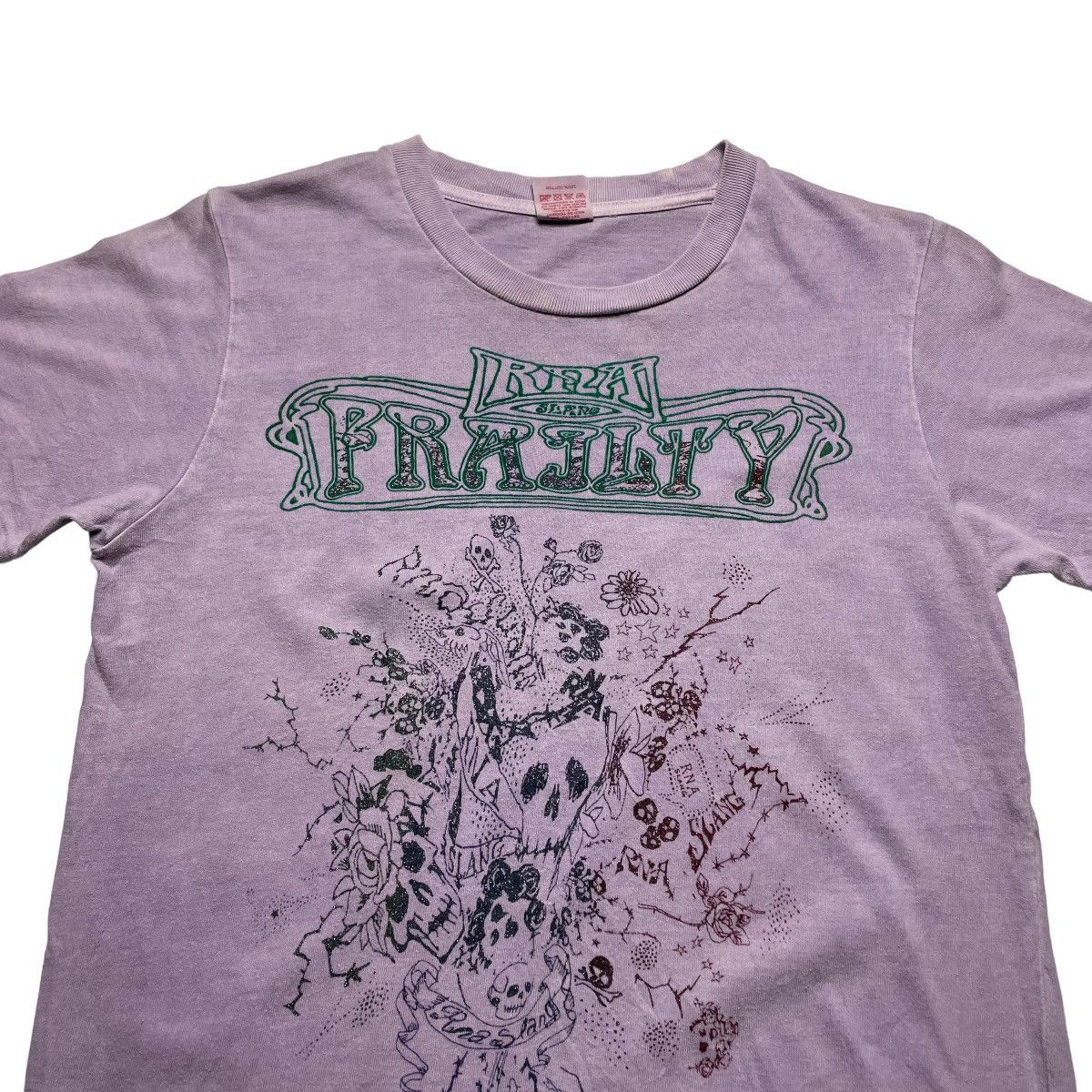 20471120 × Beauty Beast × Japanese Brand 🇯🇵☠️ VINTAGE RNA INC SKULL FLORAL TSHIRT Size US M / EU 48-50 / 2 - 3 Thumbnail