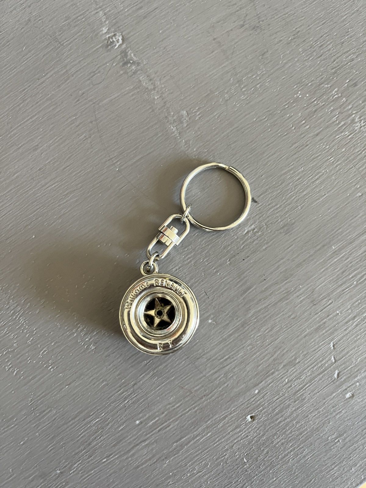 Formula 1 Williams Renault vintage Keychain Size ONE SIZE - 1 Thumbnail