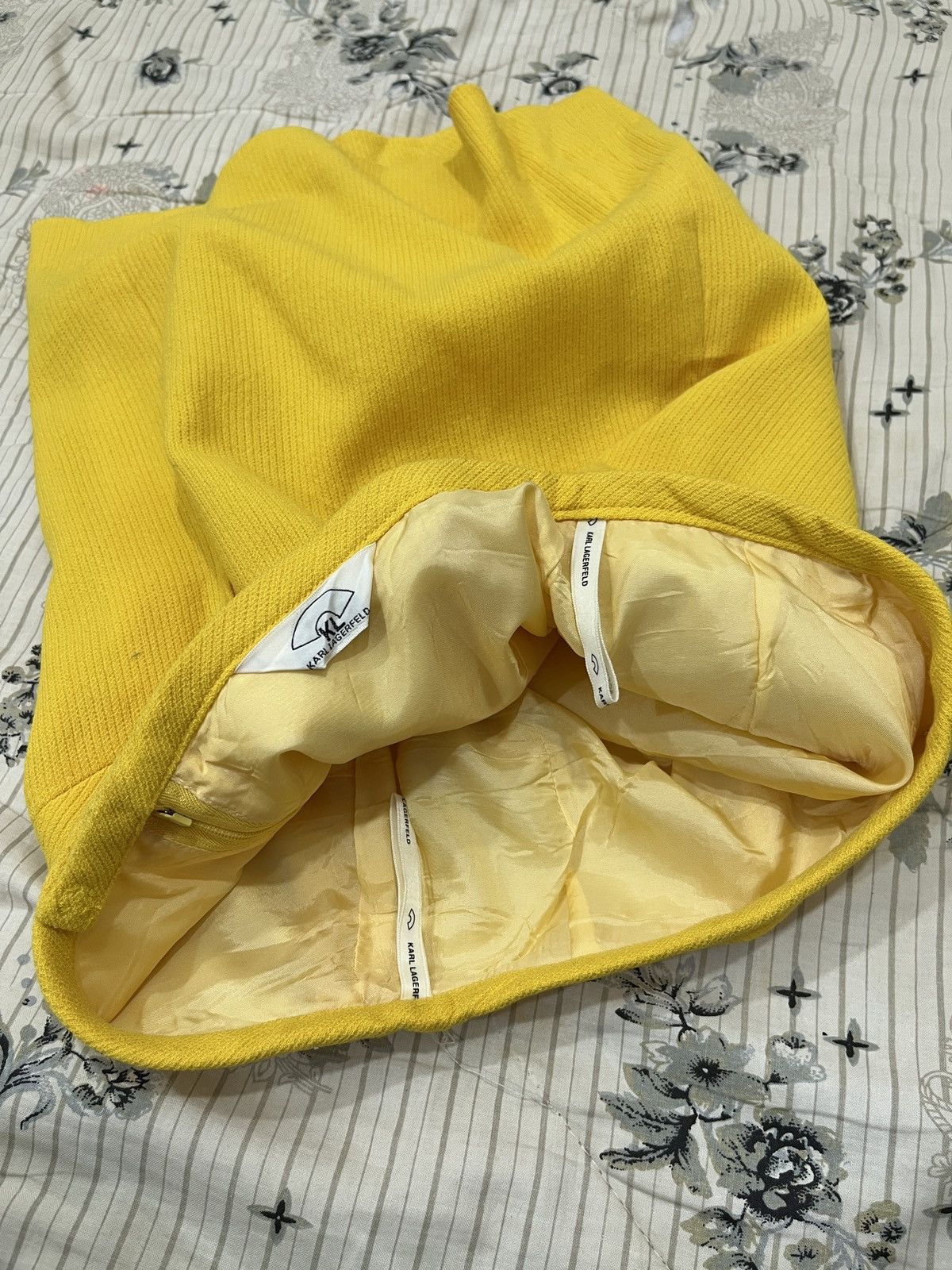 Designer × Karl Lagerfeld (Tttt). KARL LAGERFELD MINI SKIRTS Size 25" / US 0 / IT 36 - 6 Thumbnail