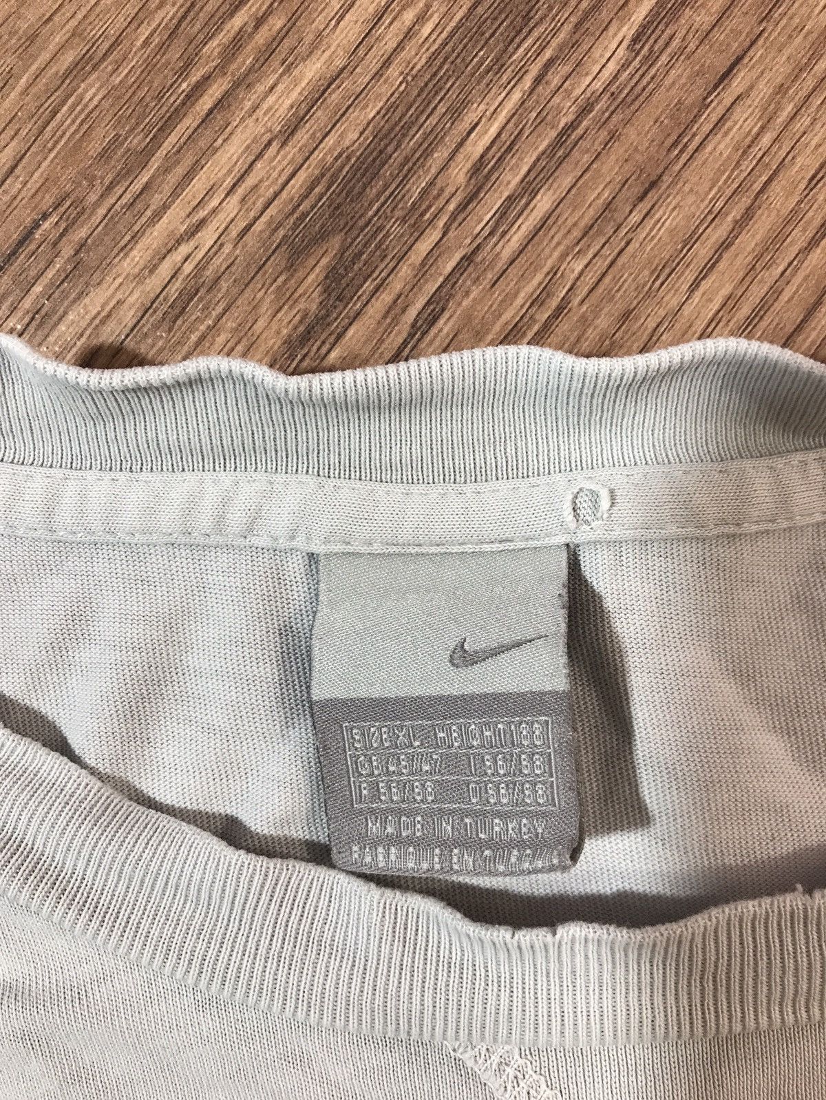 Vintage Vintage distressed Nike t shirt 90s Size US XL / EU 56 / 4 - 4 Thumbnail