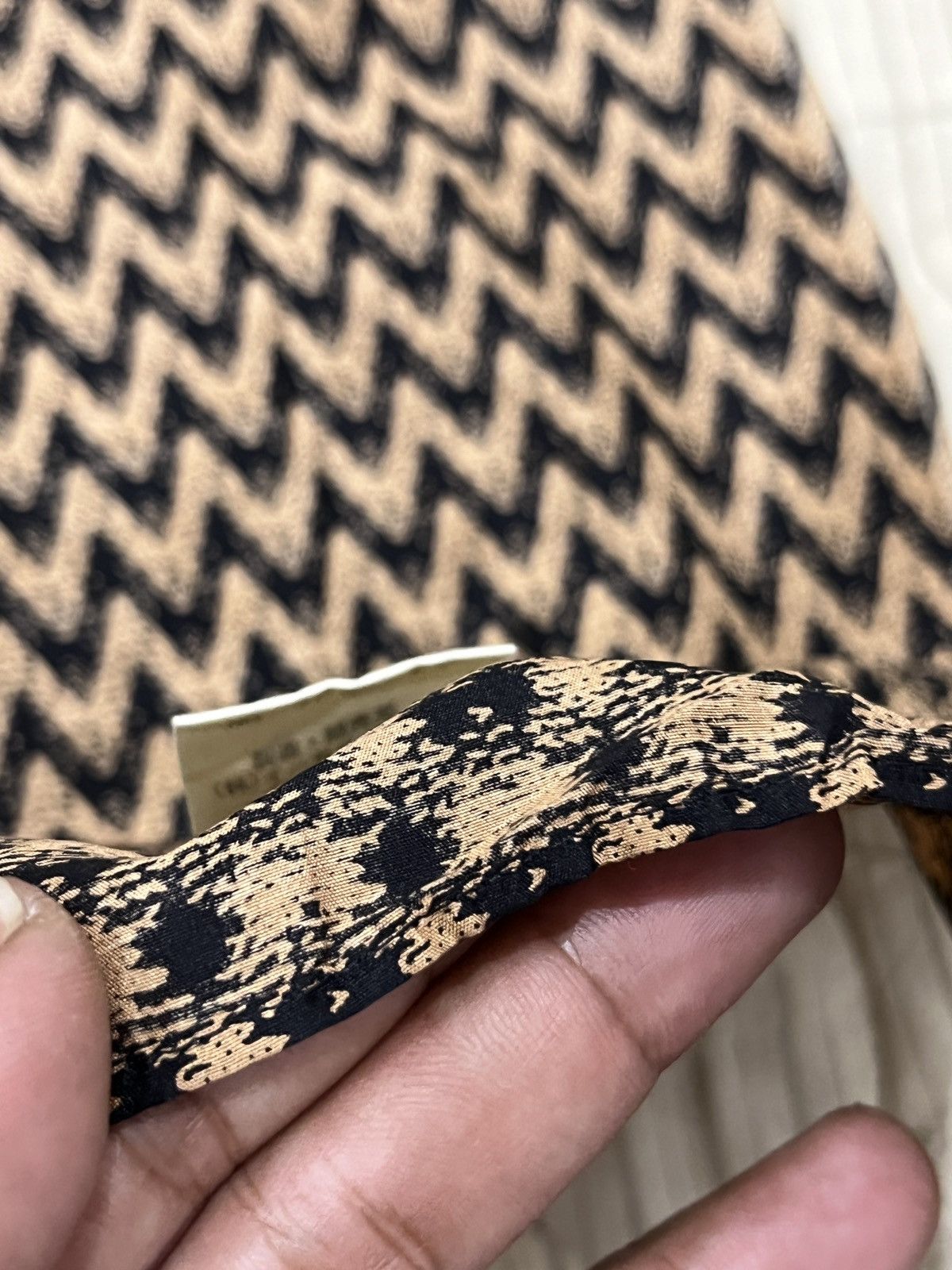 Issey Miyake 🔥🔥🔥 ISSEY MIYAKE LARGE SCARF Size ONE SIZE - 7 Thumbnail