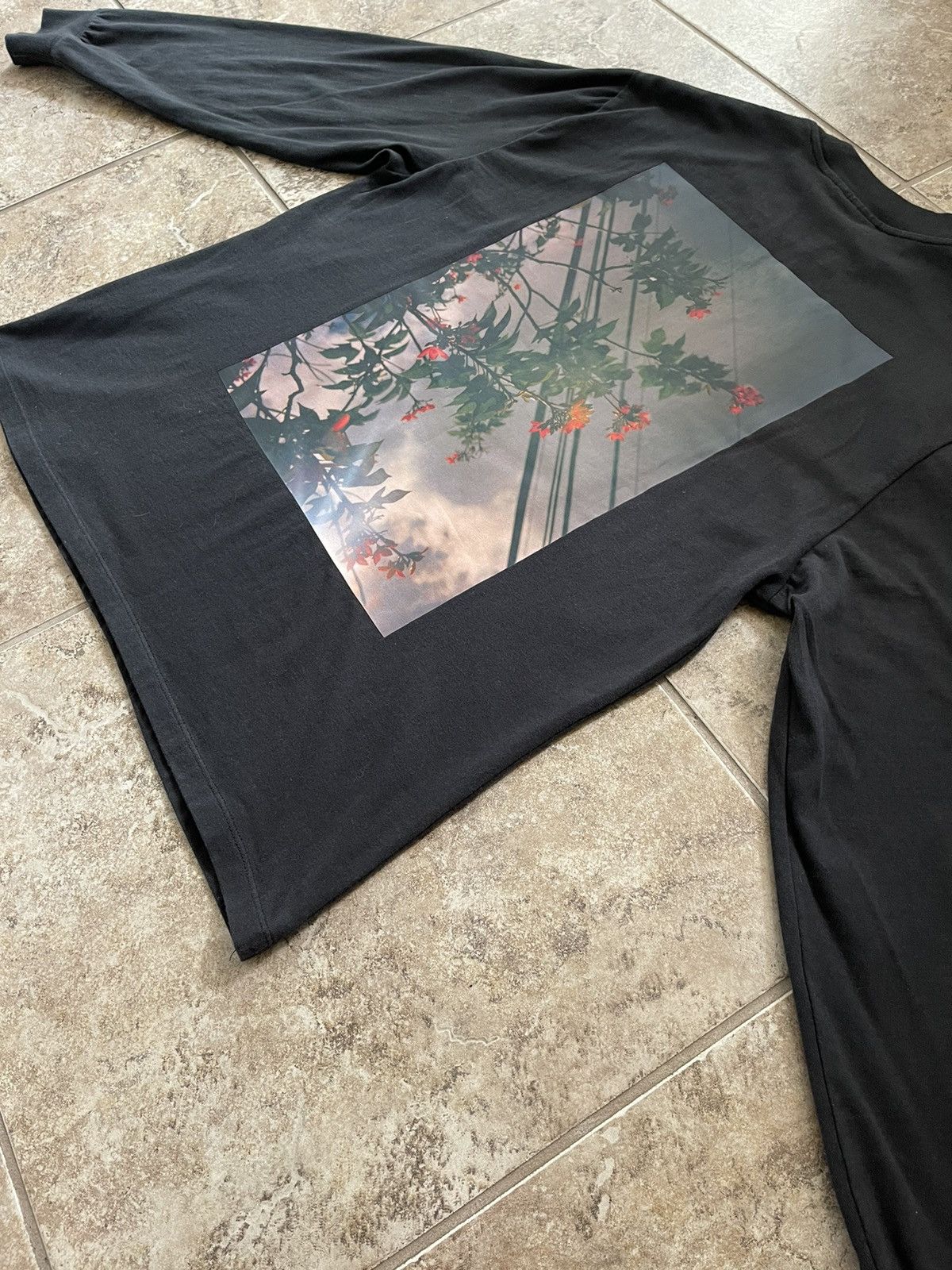 Essentials Fear of God Essentials Floral Photo Long Sleeve FW19 Size US M / EU 48-50 / 2 - 7 Thumbnail