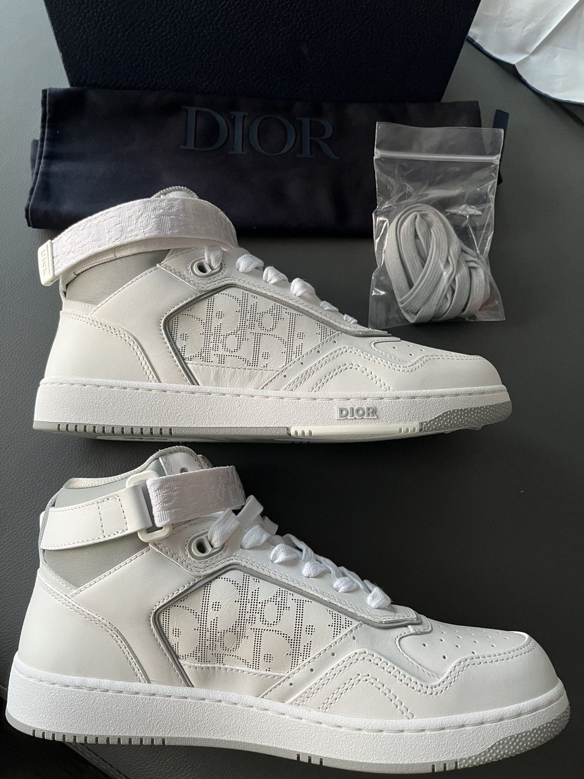 Brand New Super Runway Dior Classic Oblique Logo Sneaker