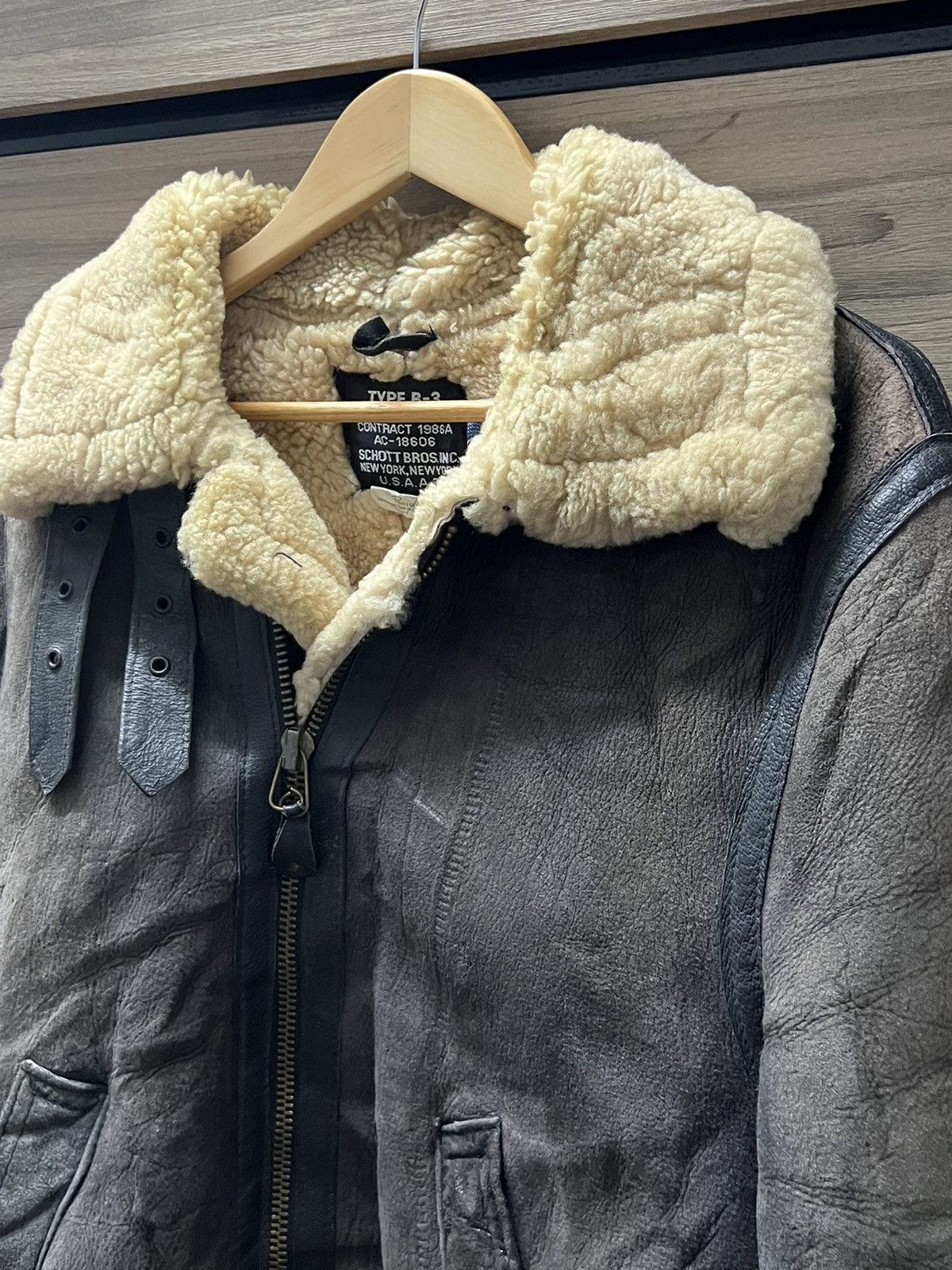 Schott SCHOTT NYC B-3 Sheepskin Leather Bomber Jacket Made in USA Size US M / EU 48-50 / 2 - 5 Thumbnail