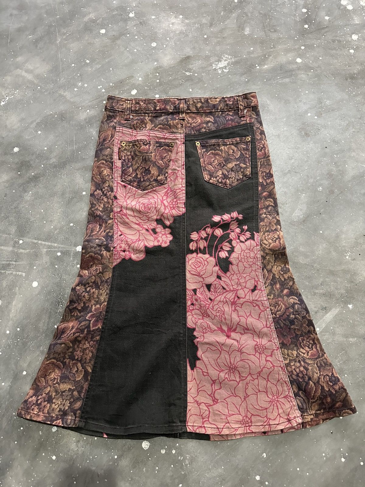 Japanese Brand Onetmonet Japanese Floral Skirt Size 28" / US 6 / IT 42 - 8 Thumbnail