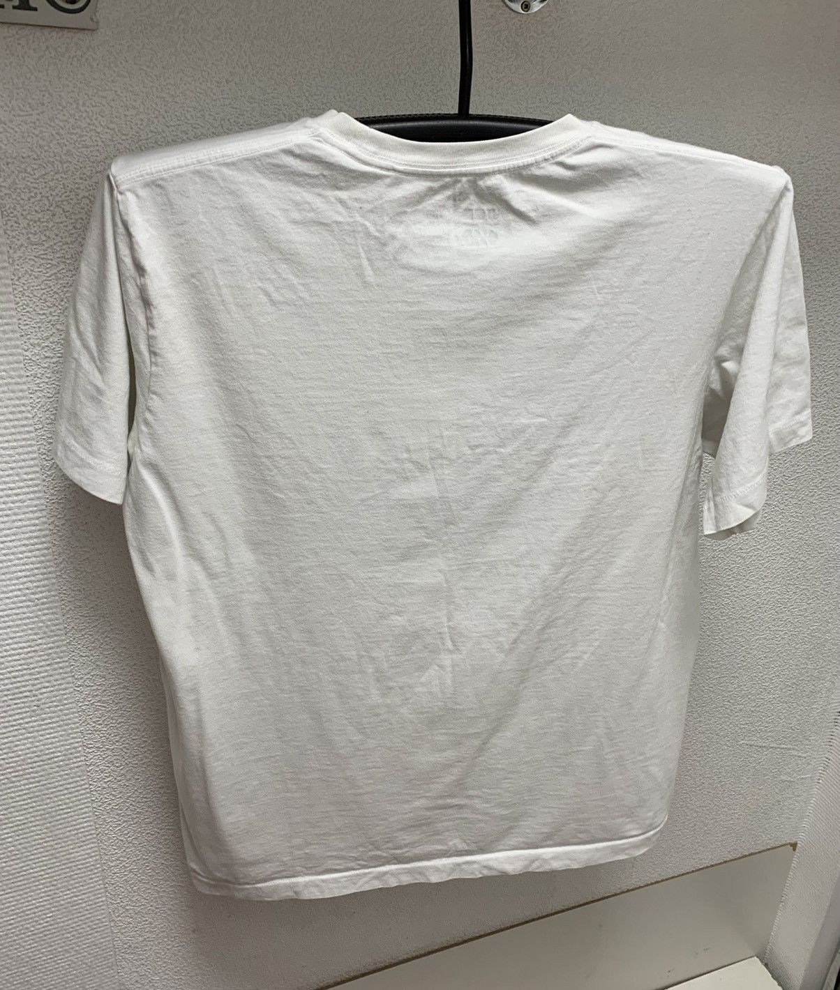 Uniqlo StarWars Uniqlo white big logo t-shirt L sz Japanese brand Size US L / EU 52-54 / 3 - 6 Thumbnail