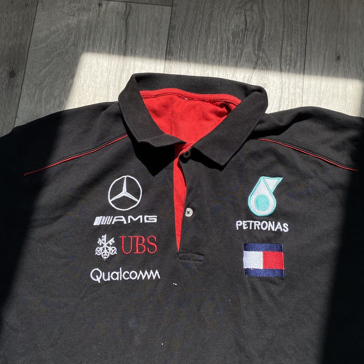 Mercedes-Benz VINTAGE MERCEDES BENZ AMG TOMMY HILFIGER PIRELLI POLO TSHIRT Size US XL / EU 56 / 4 - 4 Thumbnail