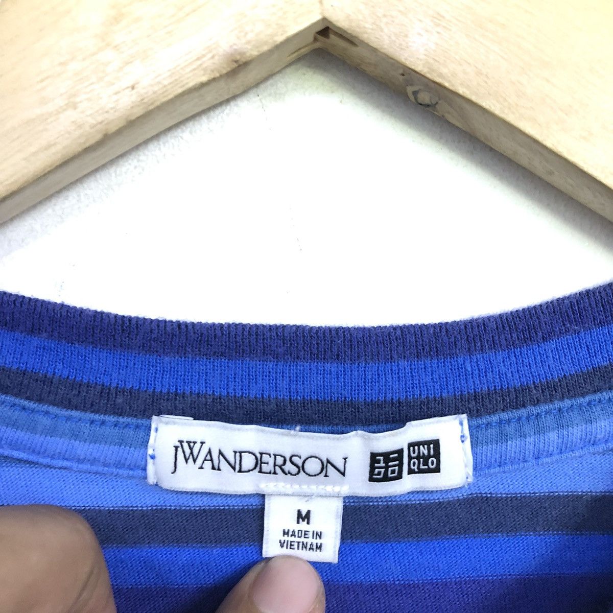 JW Anderson × Uniqlo JWAderson Stripe Blue X Uniqlo Tshirt Size US M / EU 48-50 / 2 - 8 Thumbnail