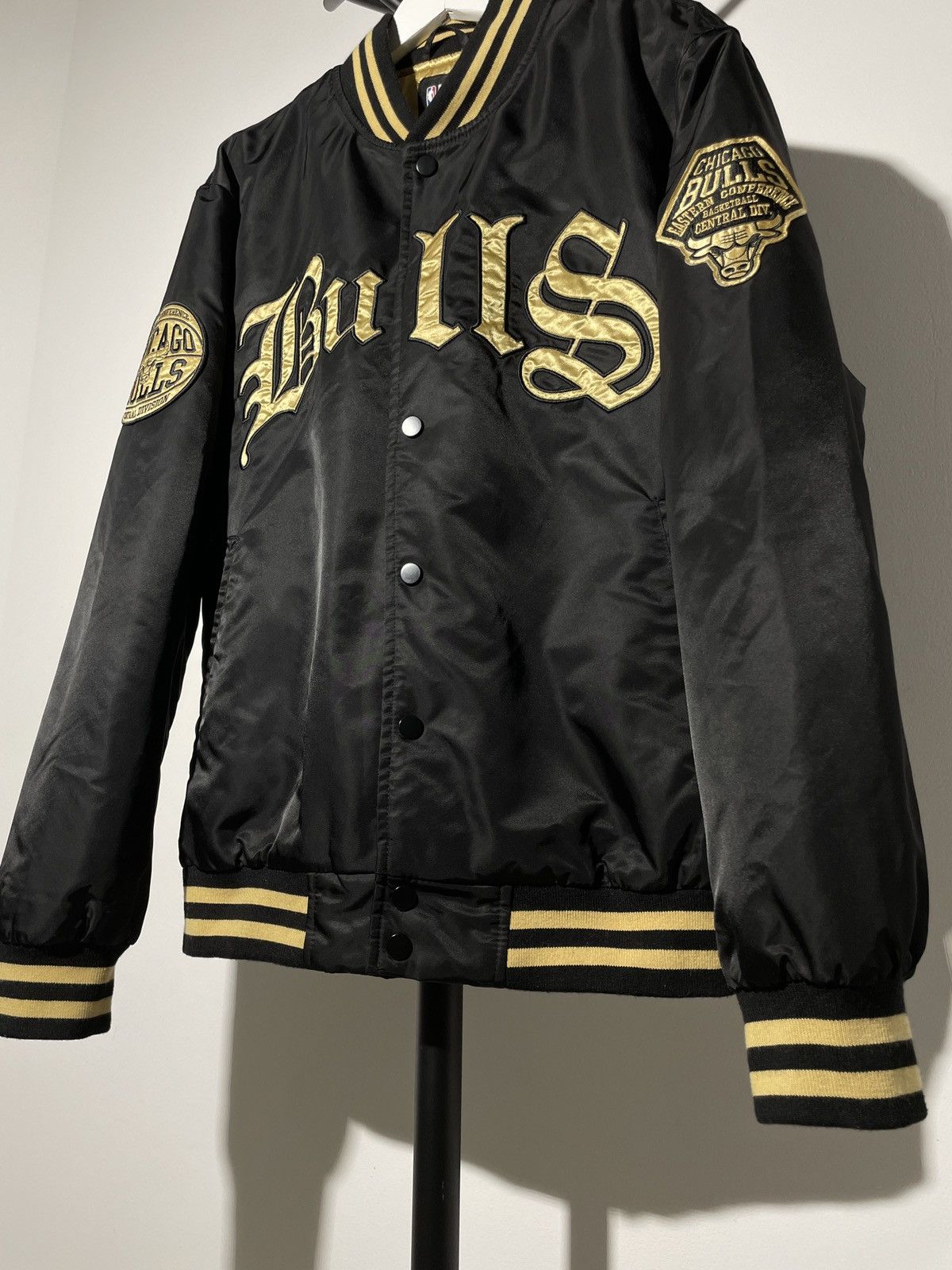 NBA Chicago Bulls NBA bombers jacket Size US L / EU 52-54 / 3 - 9 Thumbnail