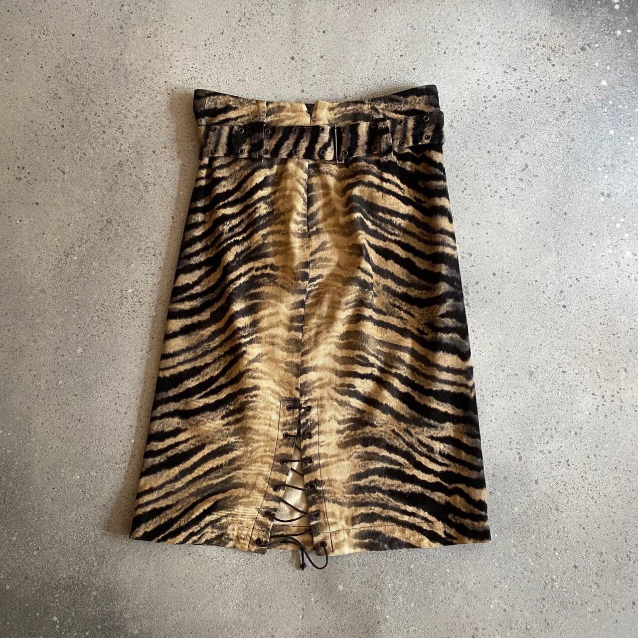Pierre Balmain × Vintage 90s Pierre Balmain Paris Vintage Tiger Print Skirt Size 26" / US 2 / IT 38 - 1 Thumbnail