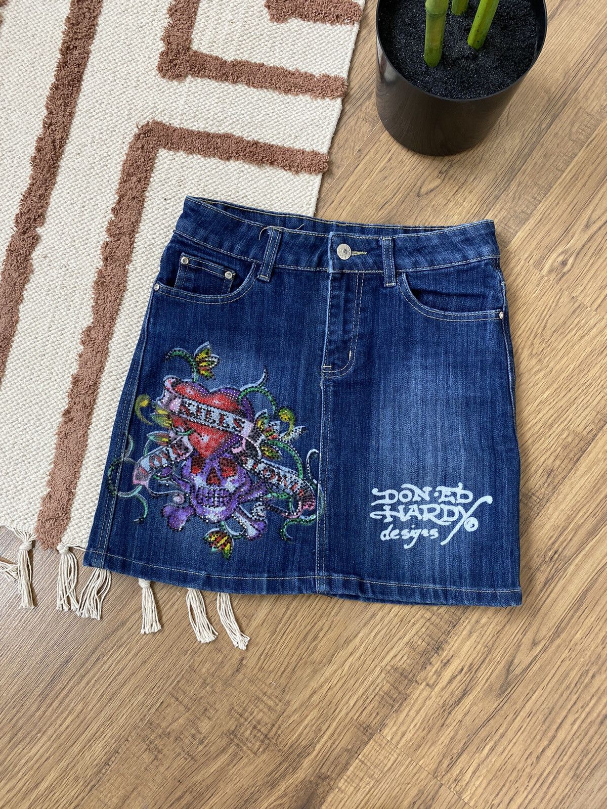 Ed Hardy ED HARDY BY CHRISTIAN AUDIGIER BIG LOGO SKIRT Size 27" / US 4 / IT 40 - 5 Thumbnail