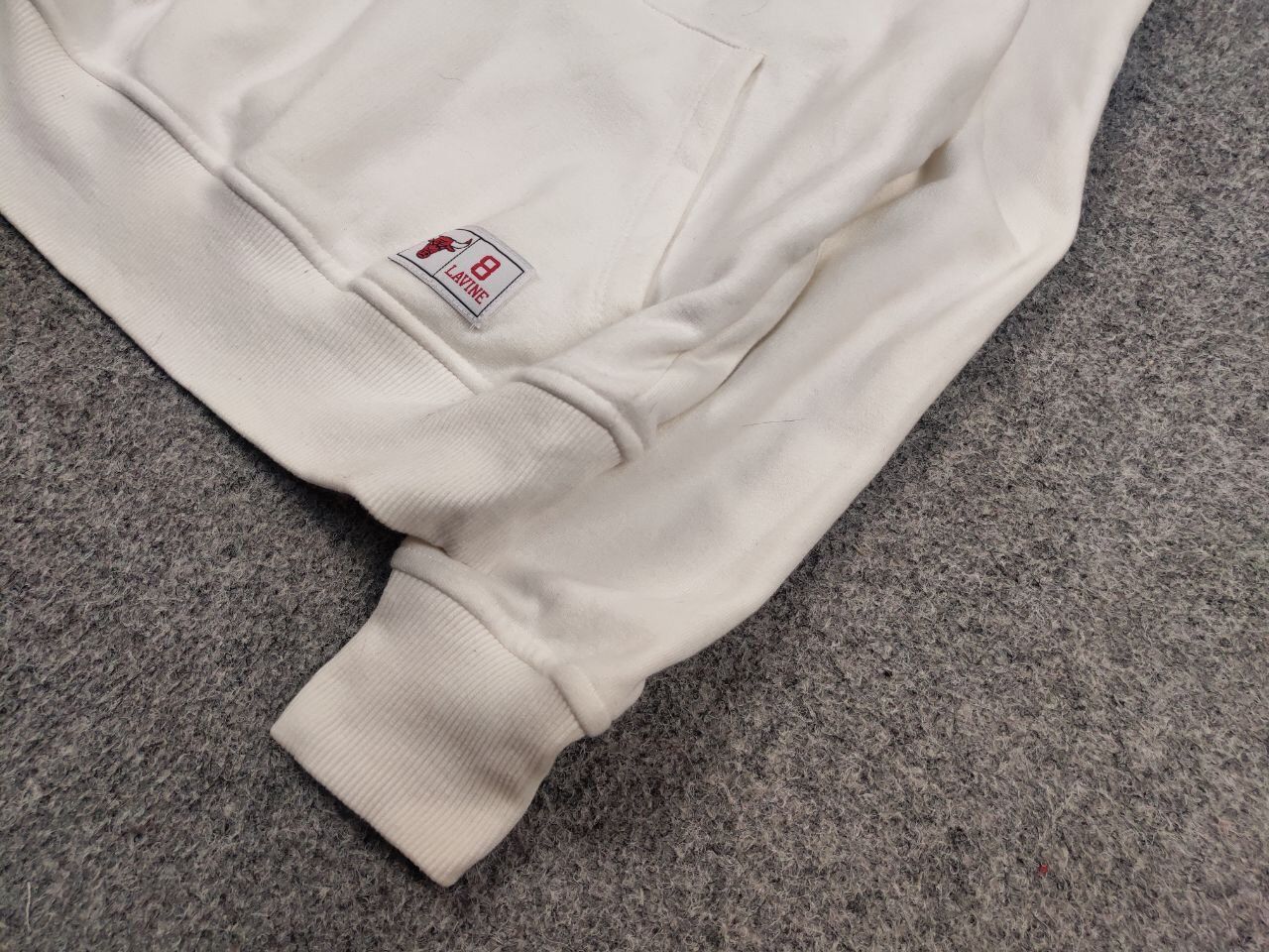 NBA Chicago Bulls x NBA Logo White Light Hoodie Vintage Style Size US S / EU 44-46 / 1 - 5 Thumbnail