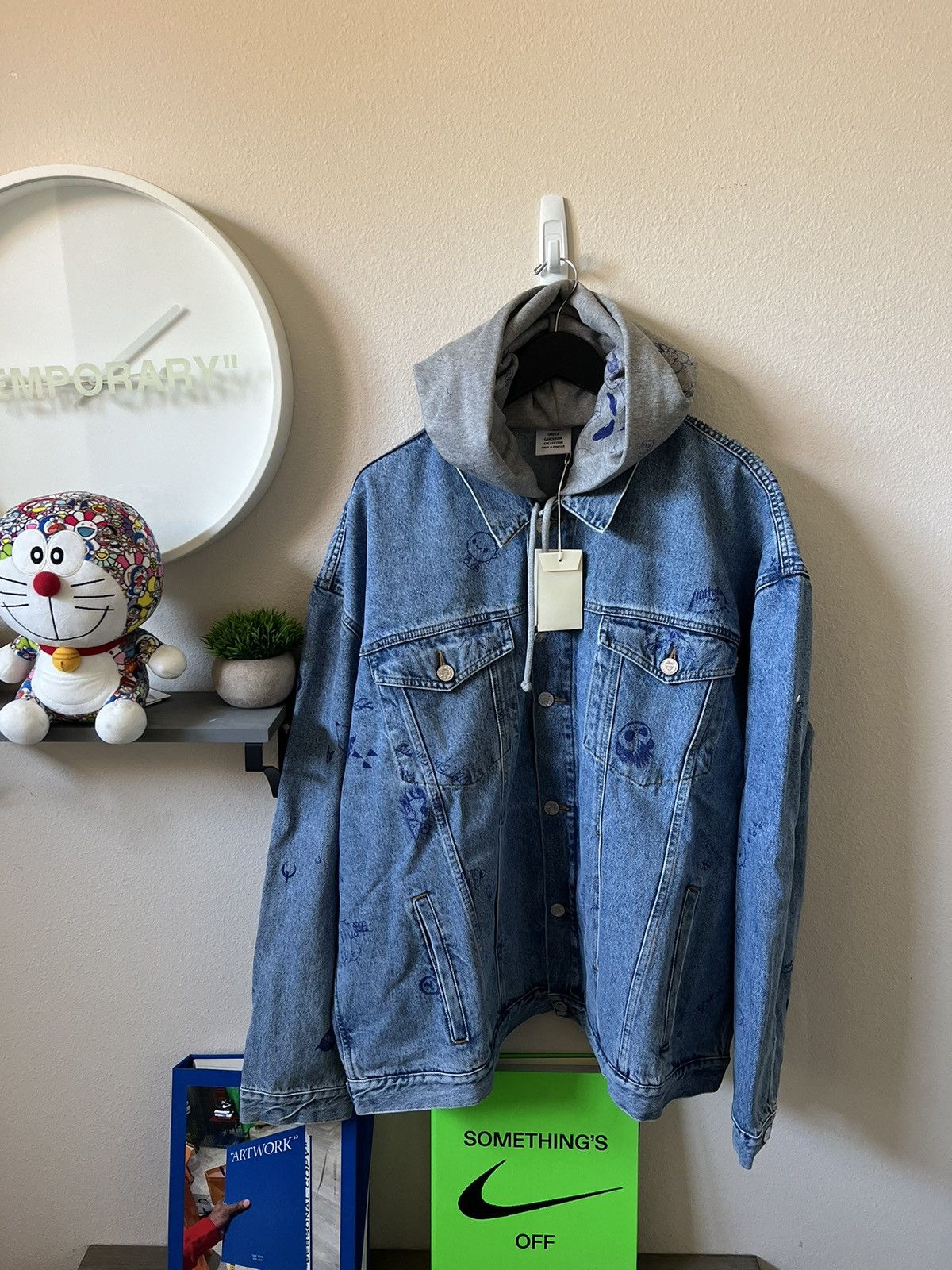 Vetements Vetements Scribbled Denim Jacket Hoodie Size US L / EU 52-54 / 3 - 1 Thumbnail