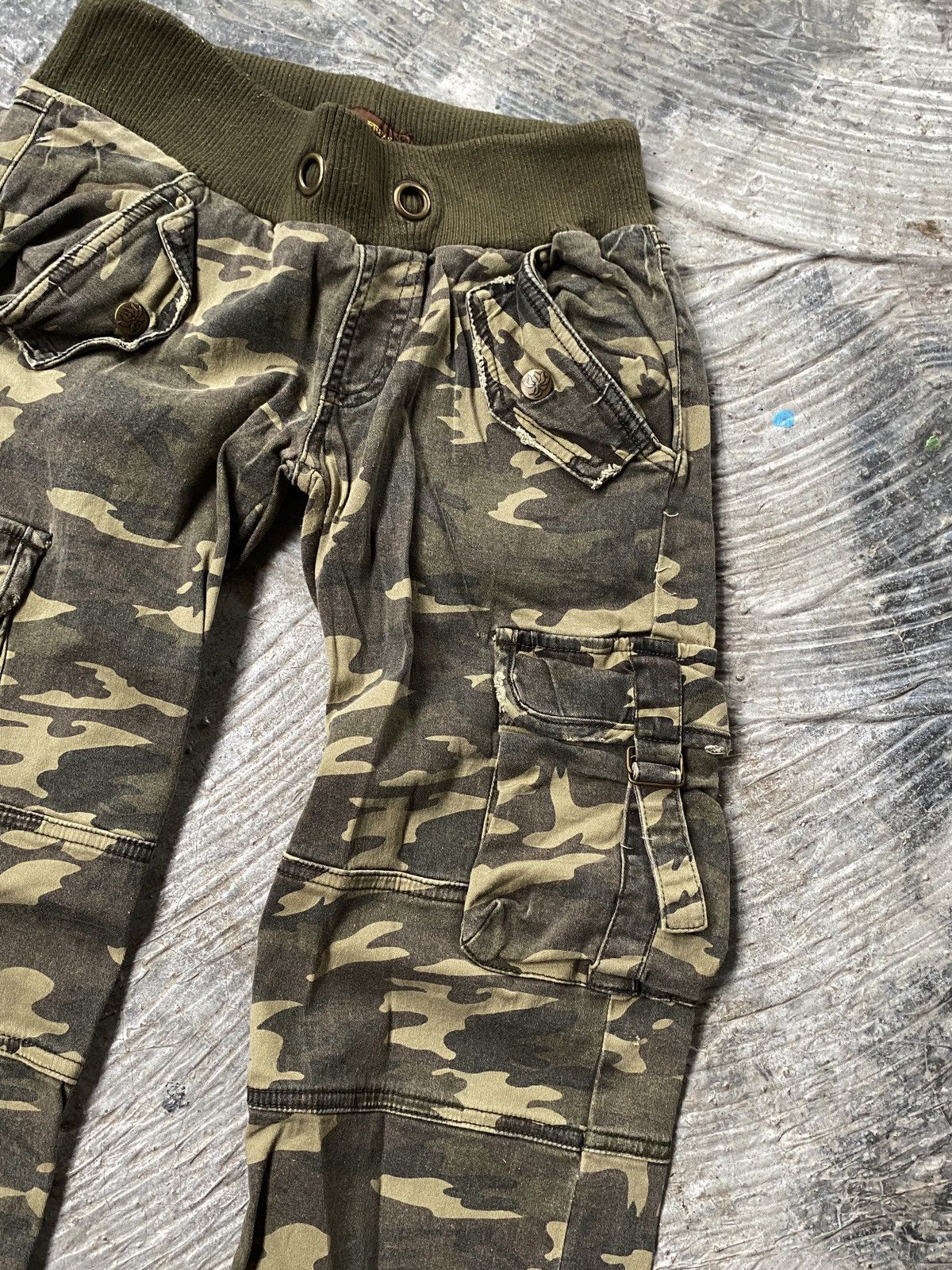 Vintage ❗️SALE❗️Vintage Upper Freak Cargo Tactical Camo Bondage Pant Size 28" / US 6 / IT 42 - 7 Thumbnail