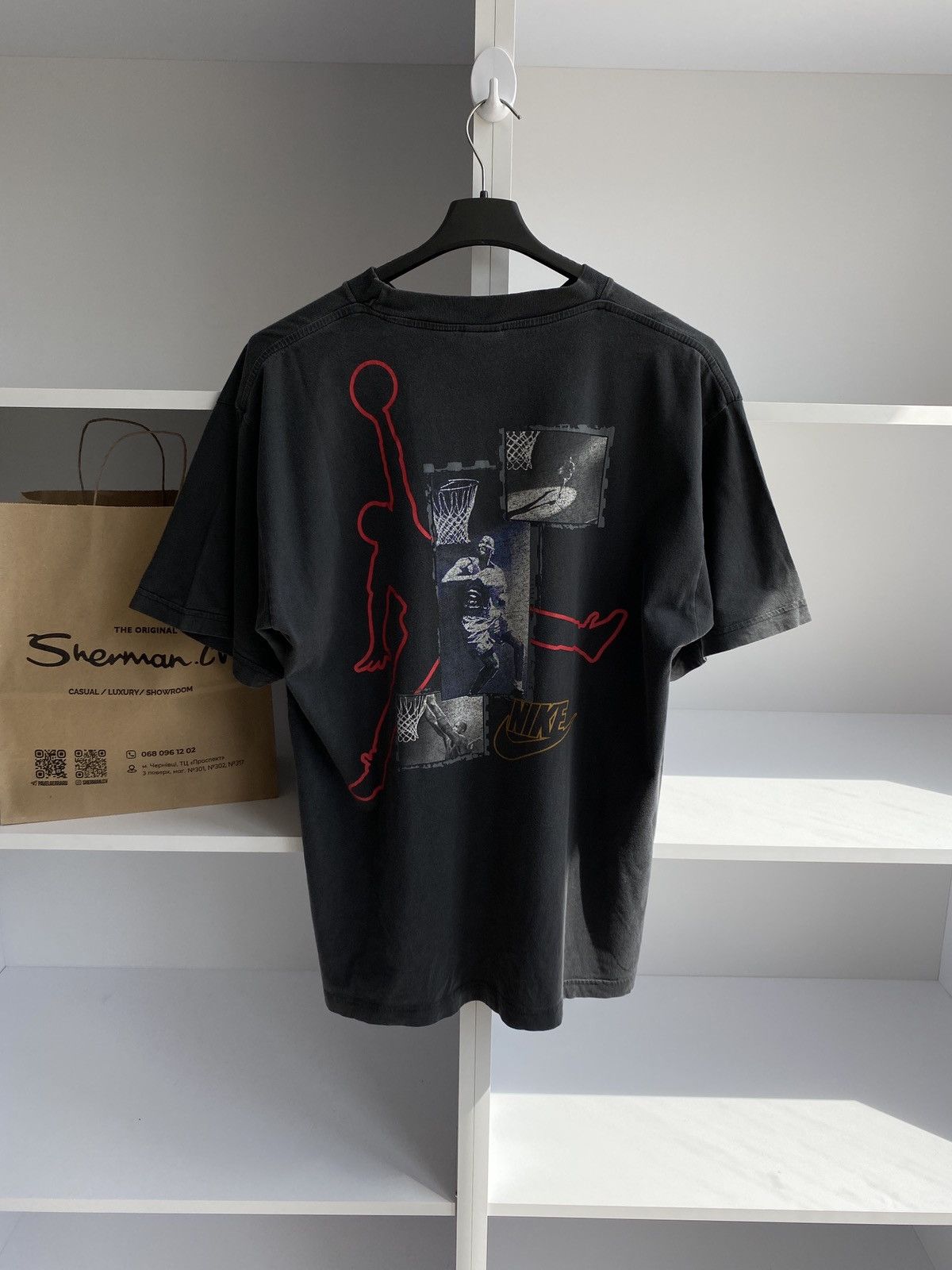 Nike × Vintage Nike AIR Jordan Vintage 90S t shirt basketball Size US L / EU 52-54 / 3 - 6 Thumbnail