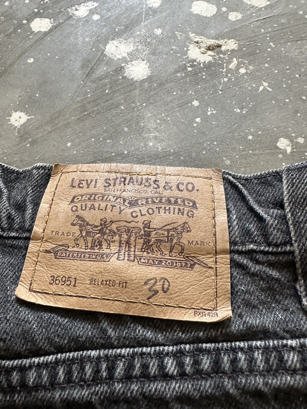 Levi's × Vintage Levi’s Mini Skirt Y2k Style Size 30" / US 8 / IT 44 - 3 Thumbnail