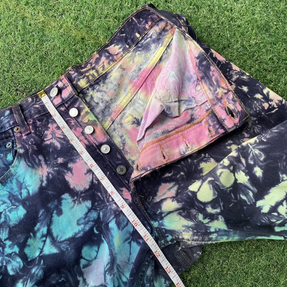 Levi's Thrashed Vintage 80s Levis 501 Tie Dye ERD GRUNGE JEANS Size US 32 / EU 48 - 12 Thumbnail