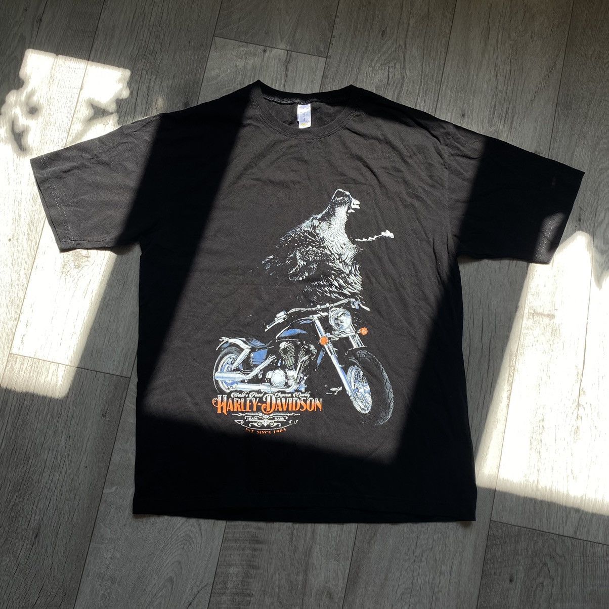 Harley Davidson VINTAGE HARLEY DAVIDSON BIKE AND WOLF T SHIRT Size US L / EU 52-54 / 3 - 1 Thumbnail