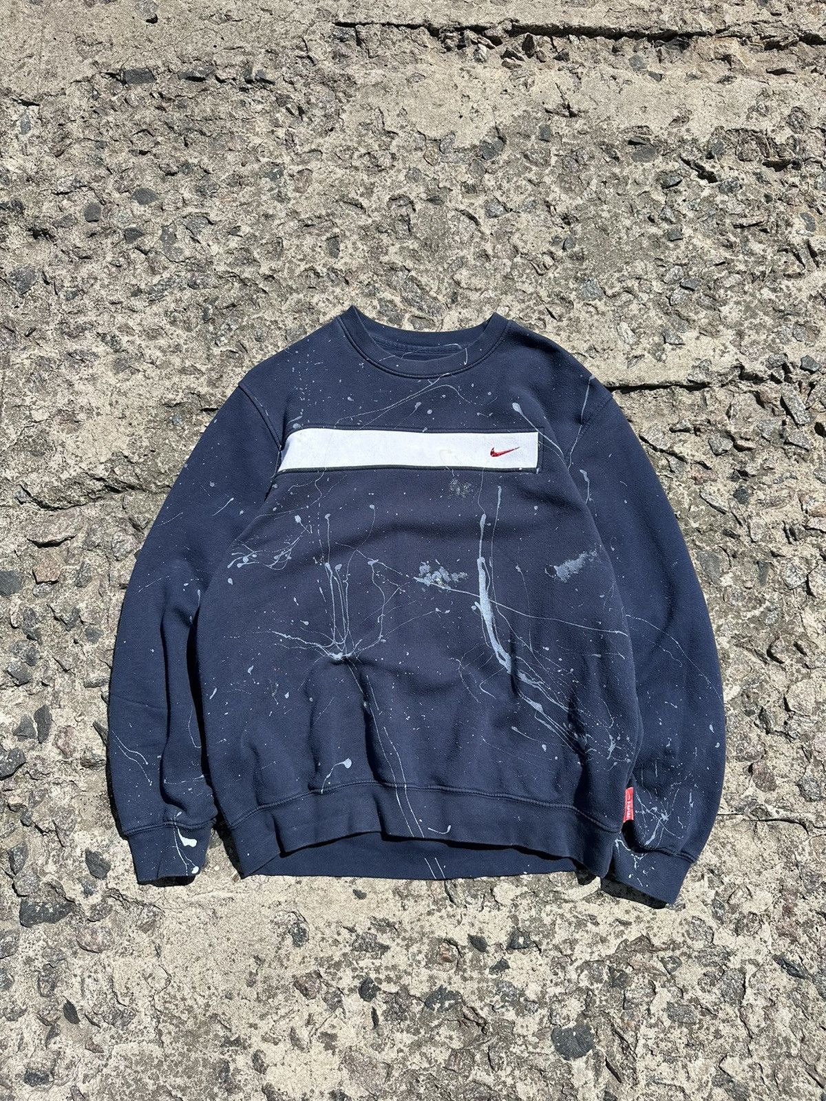 Nike × Vintage Vintage 00s Nike Painted Faded Sweatshirt Size US S / EU 44-46 / 1 - 1 Thumbnail