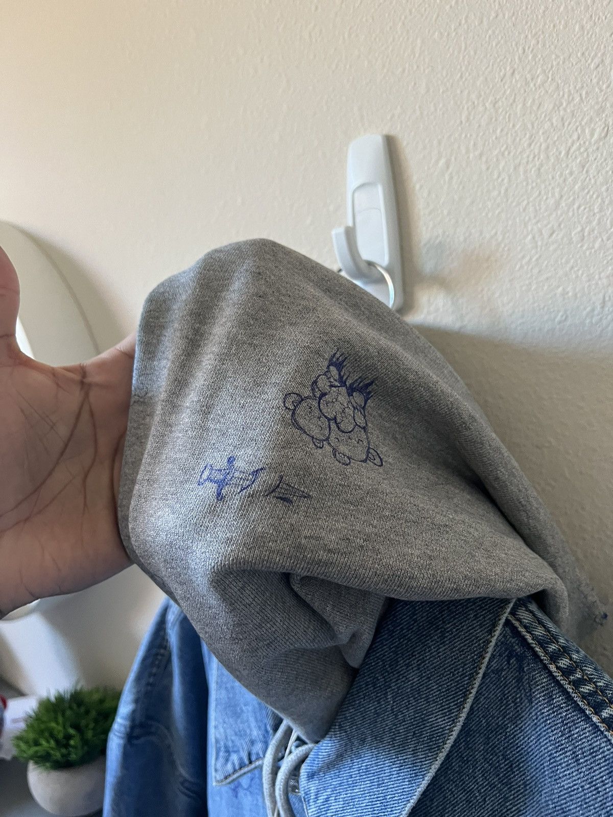 Vetements Vetements Scribbled Denim Jacket Hoodie Size US L / EU 52-54 / 3 - 13 Thumbnail