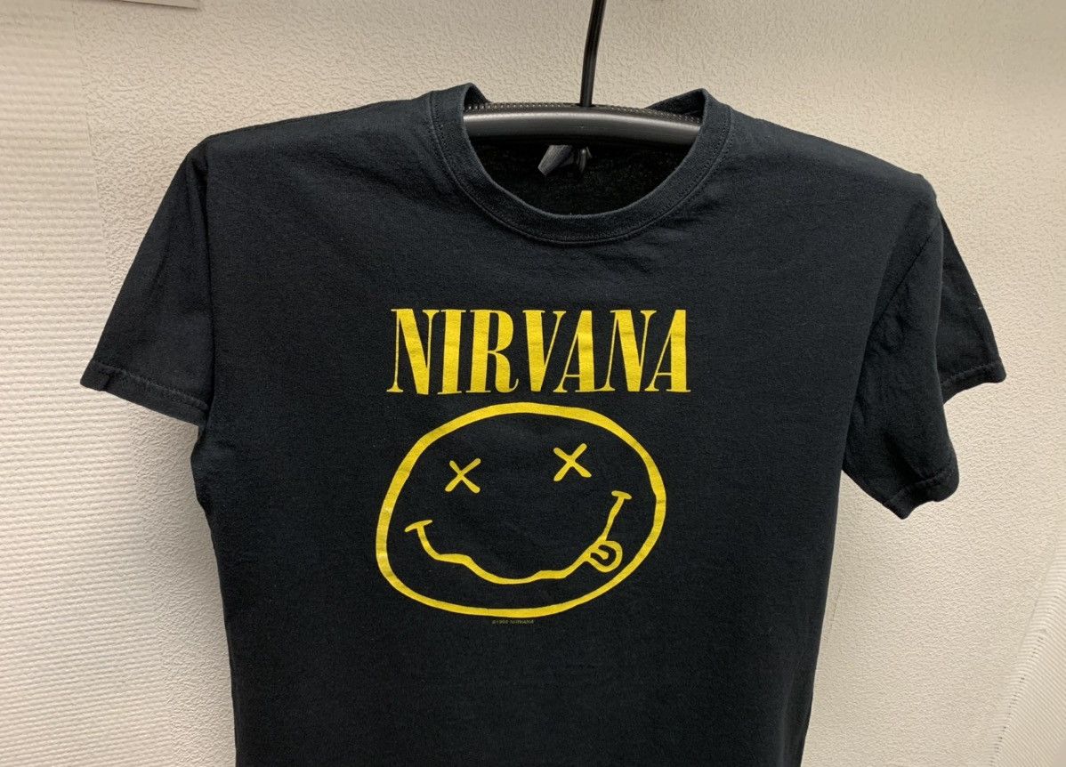 Band Tees Nirvana 1992 vintage black rock t-shirt M sz Kurt Cobain Size US M / EU 48-50 / 2 - 3 Thumbnail