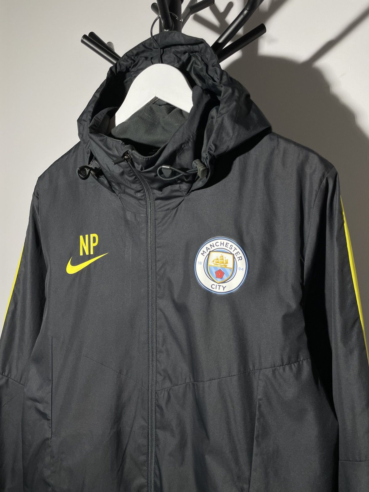 Nike 2016 2017 | Manchester City Nike Rain Soccer Jacket Size US L / EU 52-54 / 3 - 2 Thumbnail