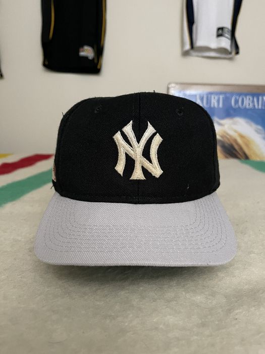 Vintage New York Yankees Snapback Sports Specialties MLB Side Logo
