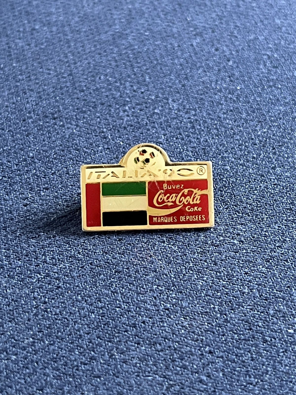Vintage Italia 90 World Cup vintage pin : United Arab Emirates Size ONE SIZE - 1 Thumbnail