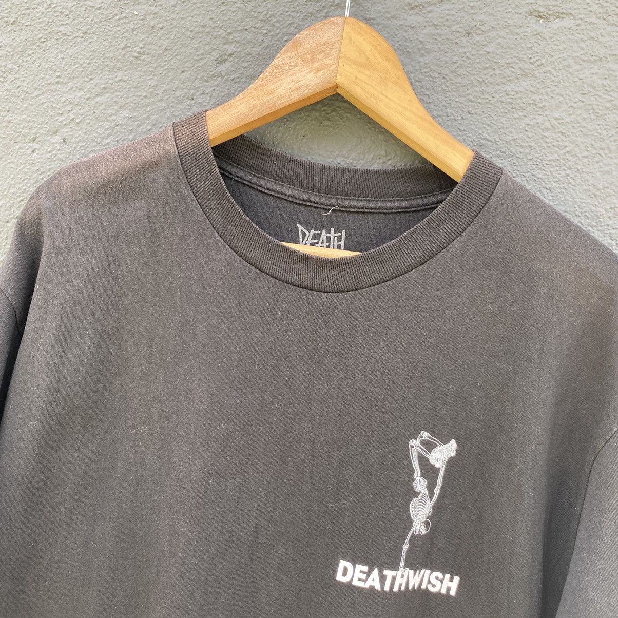 Deathwish Thrashed Faded Vintage Y2K DeathWish Skateboard ERD GRUNGE T Size US L / EU 52-54 / 3 - 4 Thumbnail