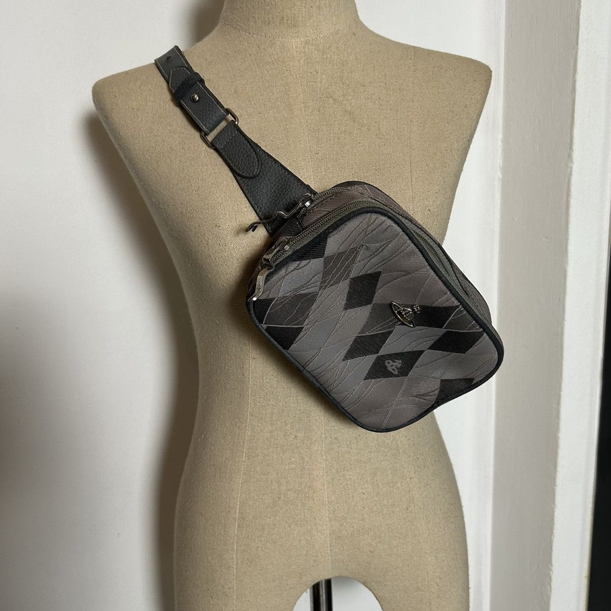 Vivienne Westwood Vintage Vivienne Westwood Genuine Leather Crossbody Bag Size ONE SIZE - 2 Thumbnail