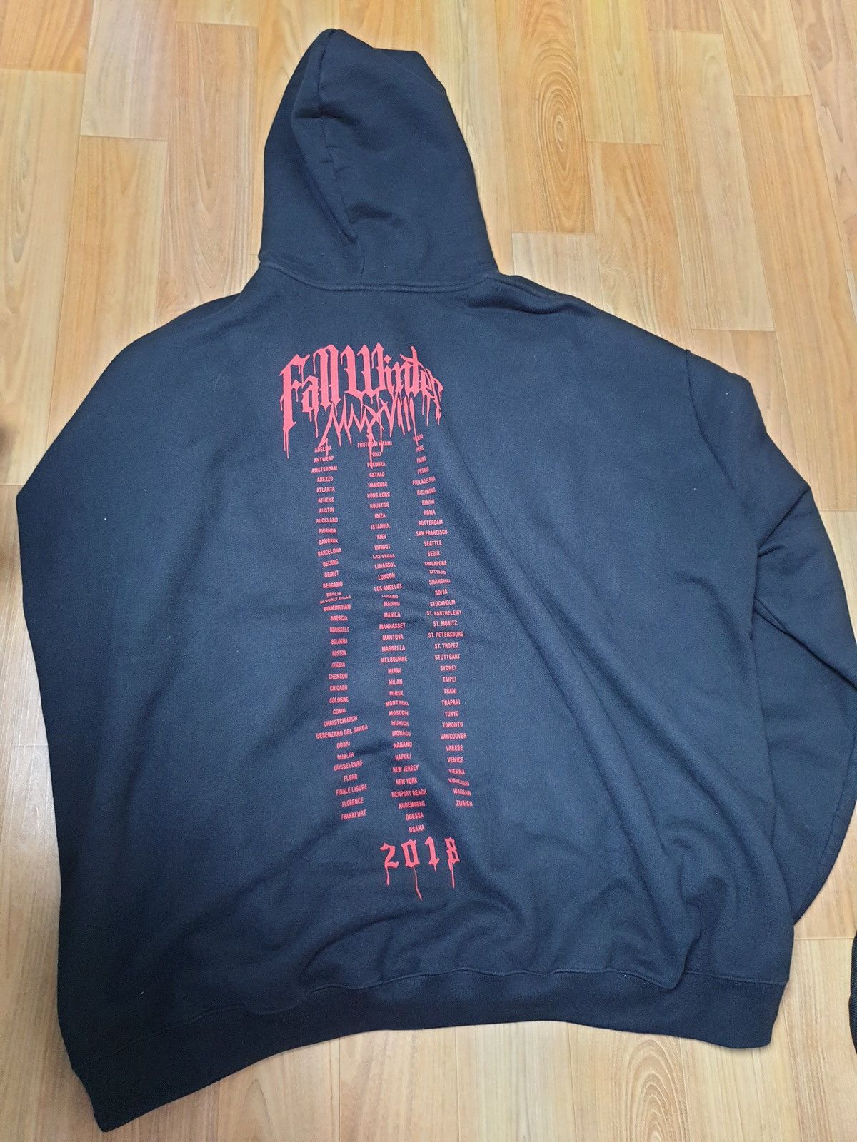 S Vetements CITY METAL red LOGO oversized hoodie