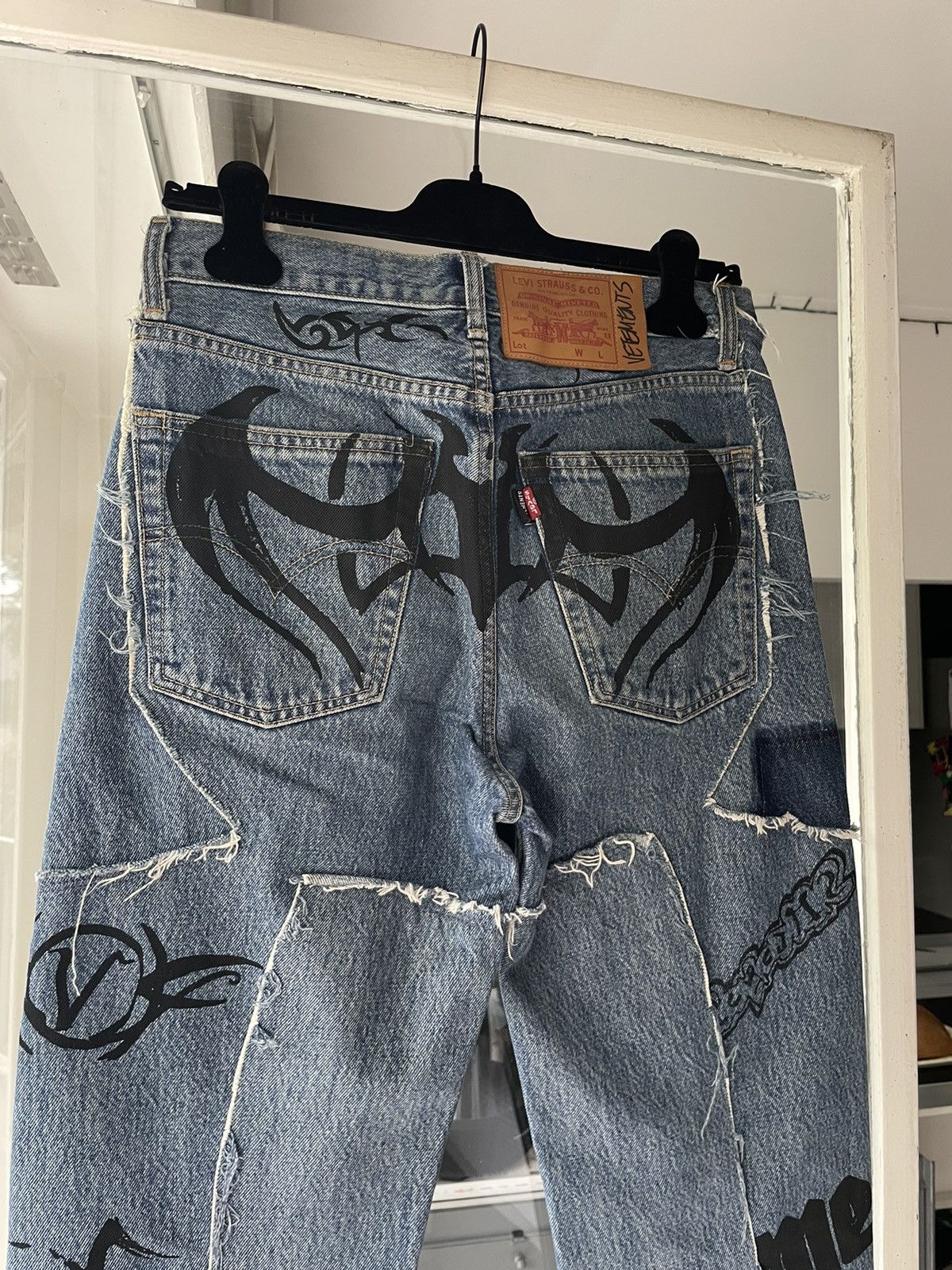 Levi's × Vetements Vetements x Levi’s Tribal Denim Pants Size US 29 - 6 Thumbnail
