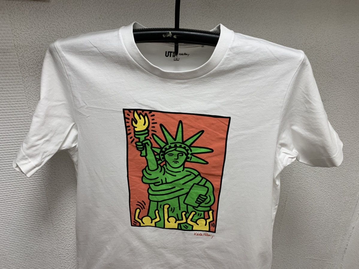 Japanese Brand Keith haring Uniqlo white t-shirt M Japanese Statue of libar Size US M / EU 48-50 / 2 - 5 Thumbnail