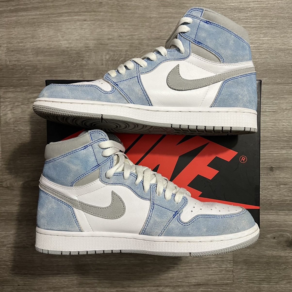 Jordan Brand × Nike Nike Air Jordan 1 Hyper royal Size US 9.5 / EU 42-43 - 3 Thumbnail
