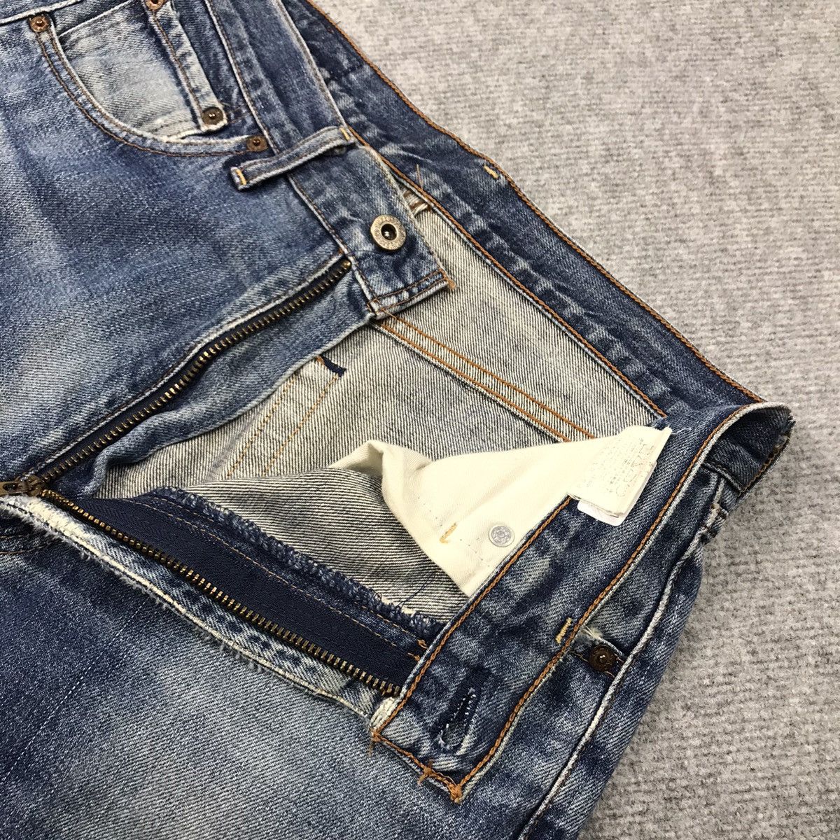 Levi's LEVIS 503 JAPANESE BAGGY BLUE FADED DENIM PANTS Size US 31 - 14 Thumbnail