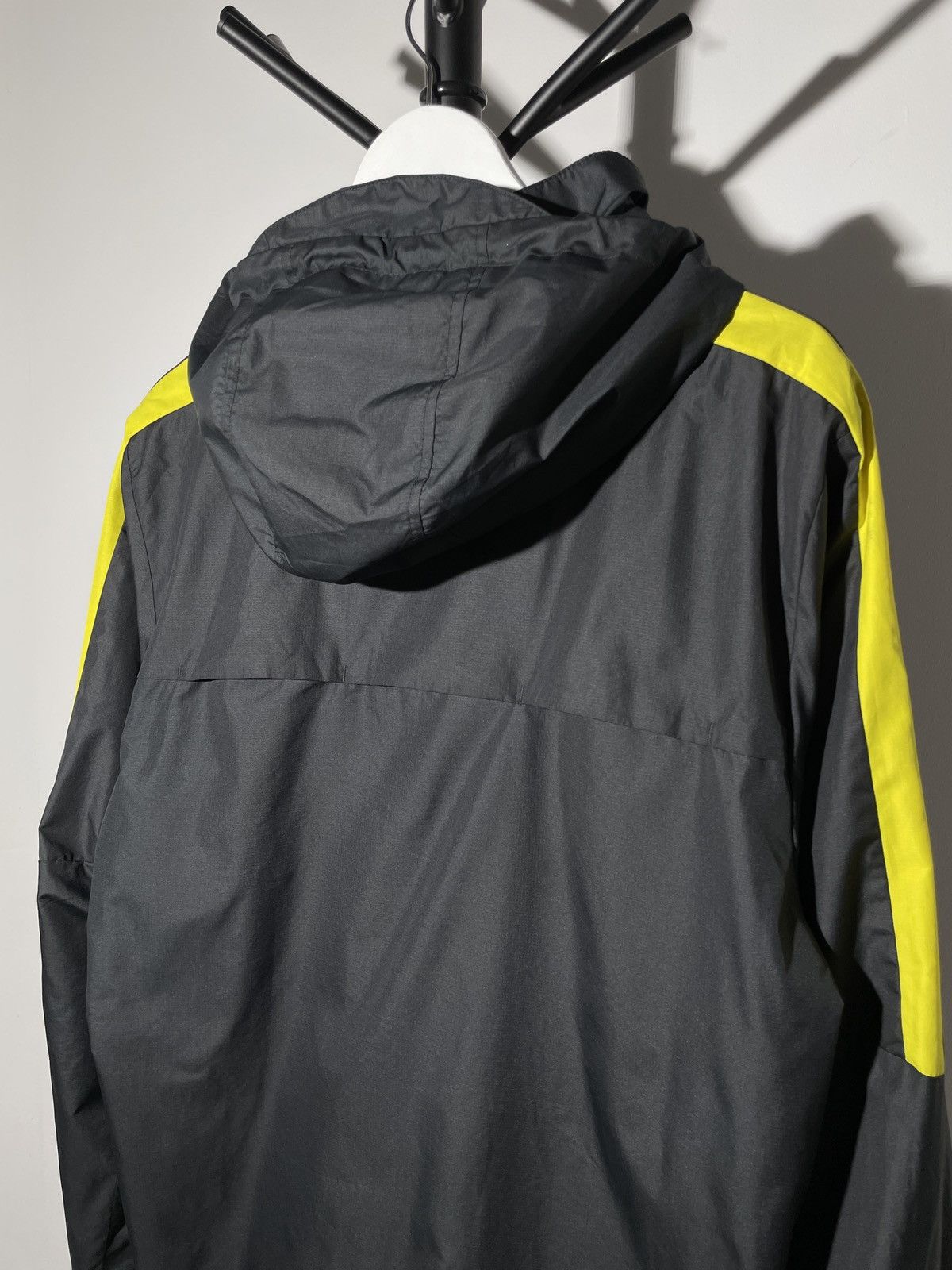 Nike 2016 2017 | Manchester City Nike Rain Soccer Jacket Size US L / EU 52-54 / 3 - 14 Thumbnail