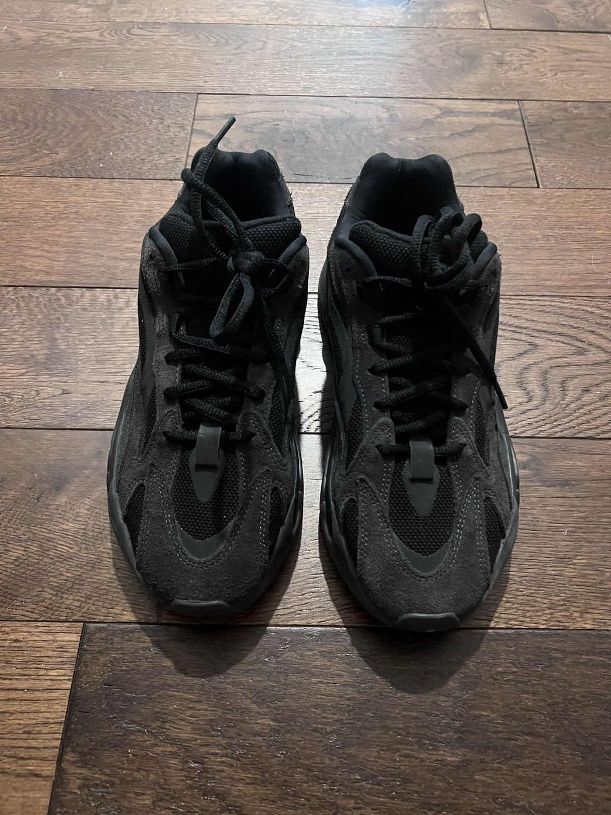 yeezy 700 v2 vanta black