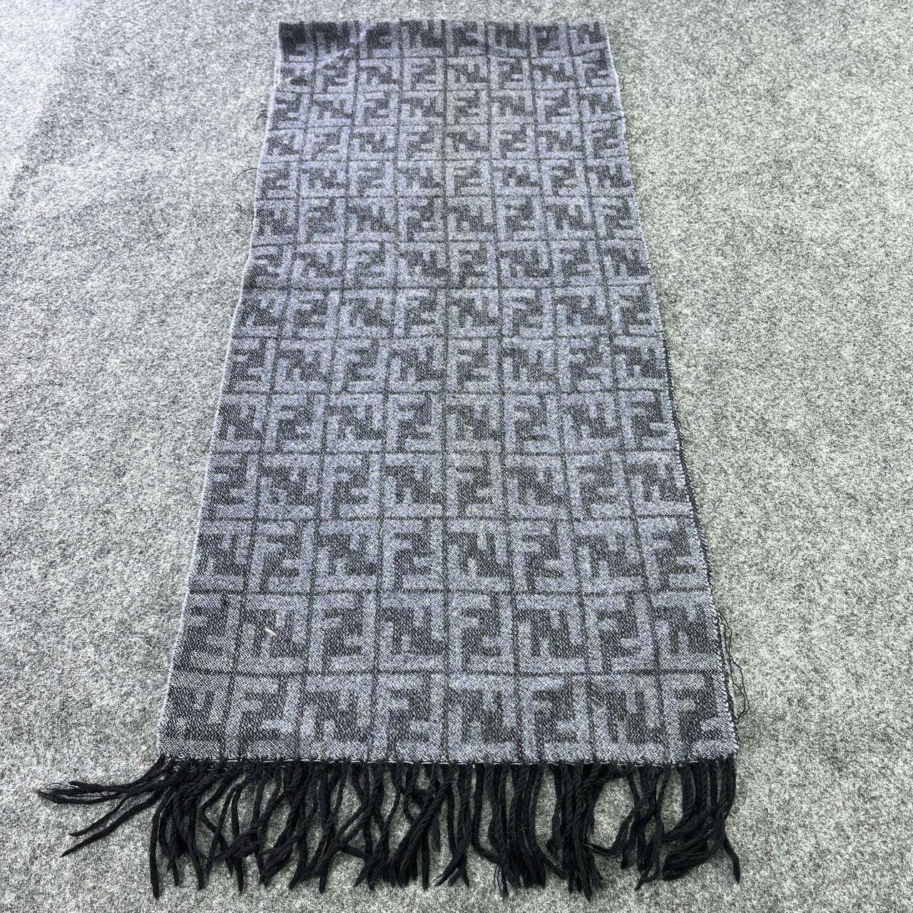 FENDI TAG MISSING SCARVES / MUFFLER / NECKWEAR T714