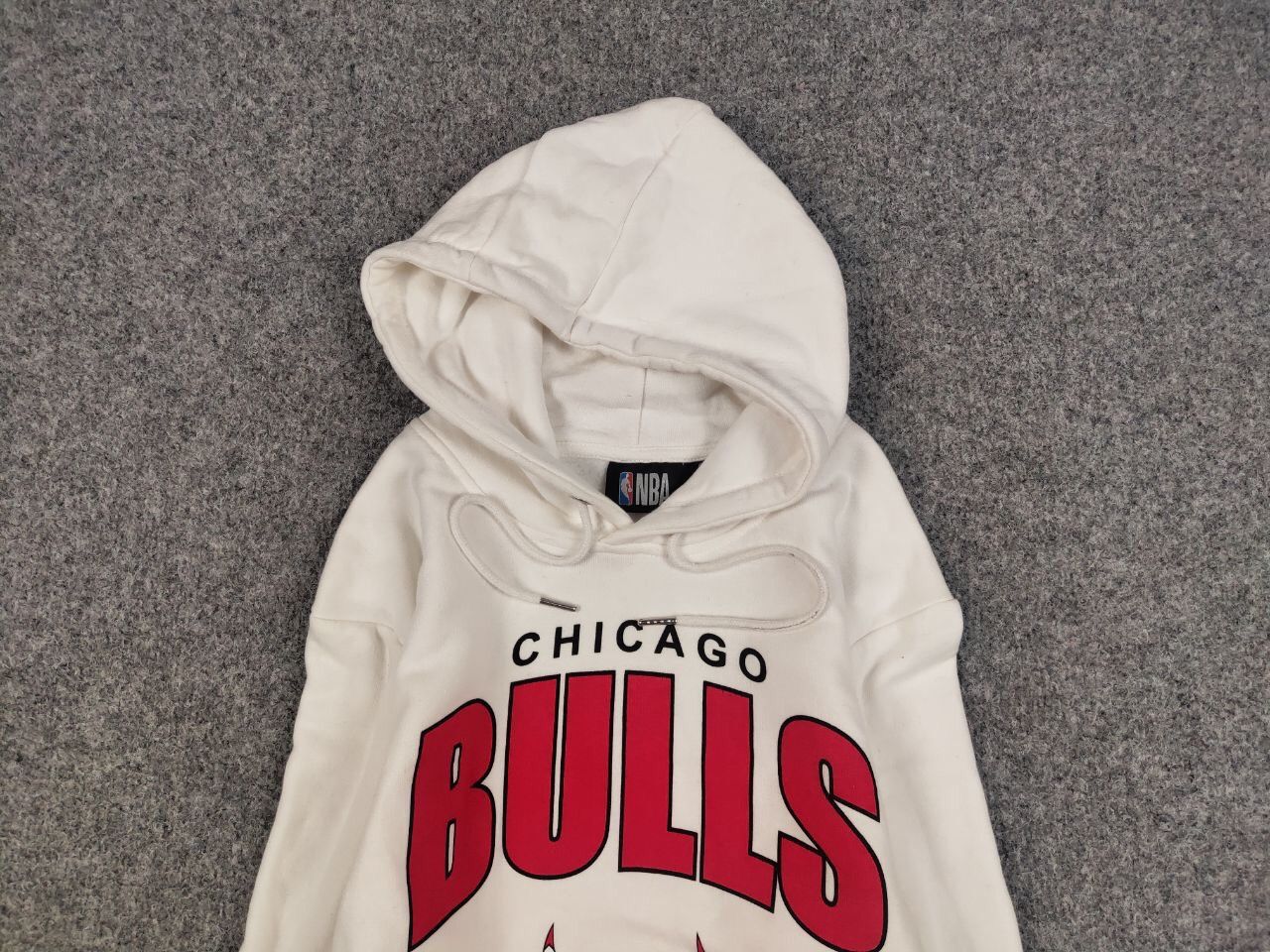 NBA Chicago Bulls x NBA Logo White Light Hoodie Vintage Style Size US S / EU 44-46 / 1 - 8 Thumbnail