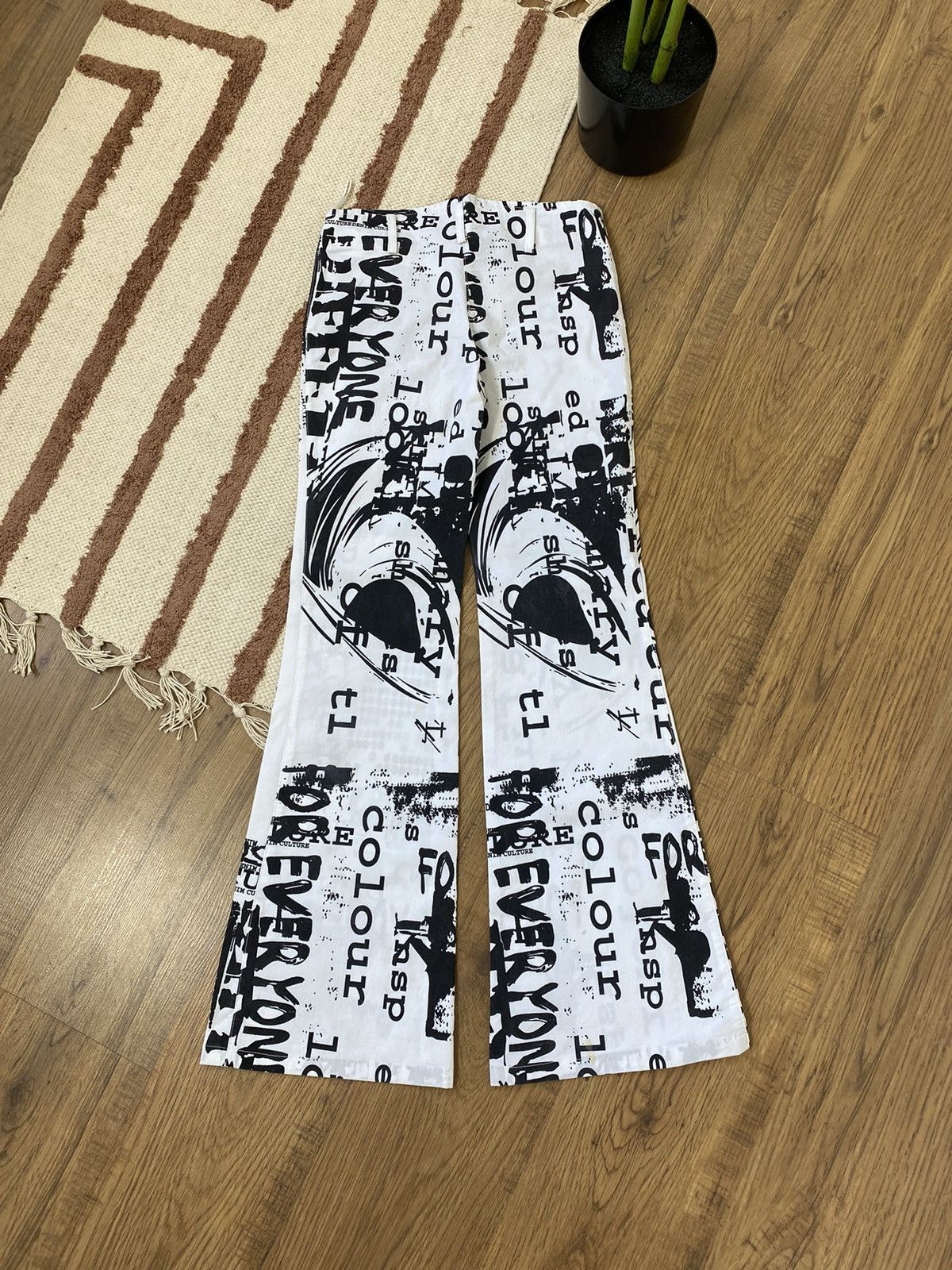 Vintage JEAN PAUL GAULTIER STYLE PRINTED NYLON FLASH PANTS Size 26" / US 2 / IT 38 - 6 Thumbnail