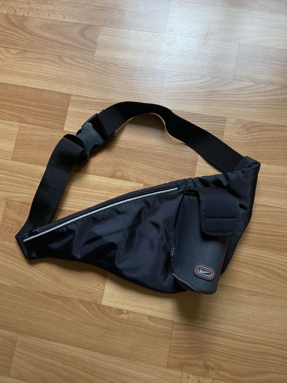 Nike Vintage Nike Bottle Bag Swoosh Logo Y2K style Size ONE SIZE - 17 Thumbnail