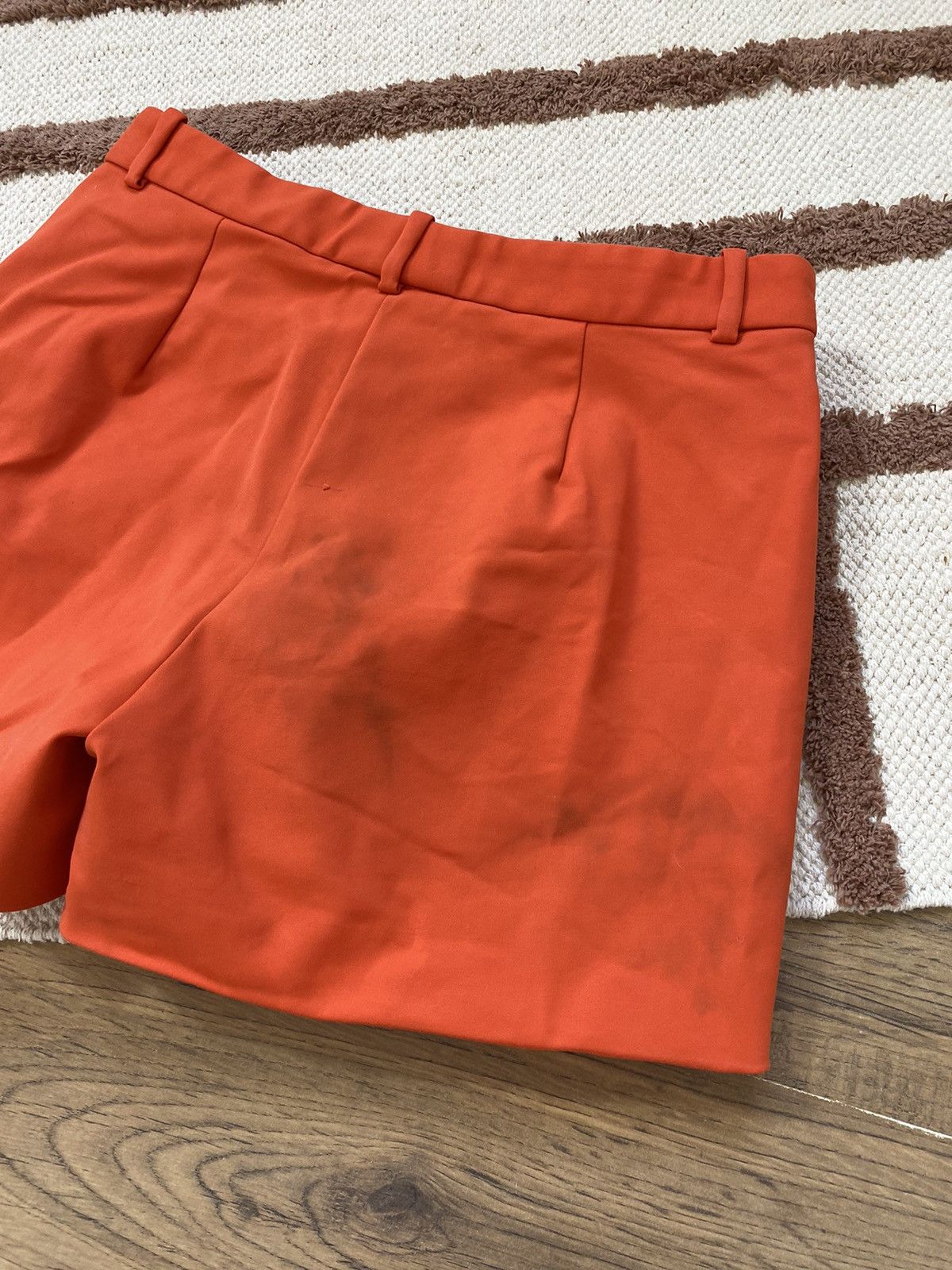 Versace VERSACE ORANGE NYLON SHORTS Size 27" / US 4 / IT 40 - 6 Thumbnail