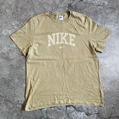 Nike vintage regular fit t shirt (Don’t have right