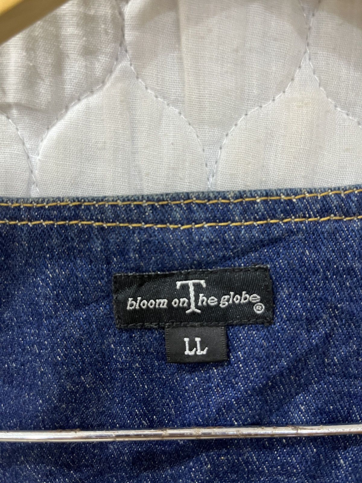 If Six Was Nine (Ssss). ARCHIVE BLOOM ON THE GLOBE DENIM VEST Size US M / EU 48-50 / 2 - 8 Thumbnail