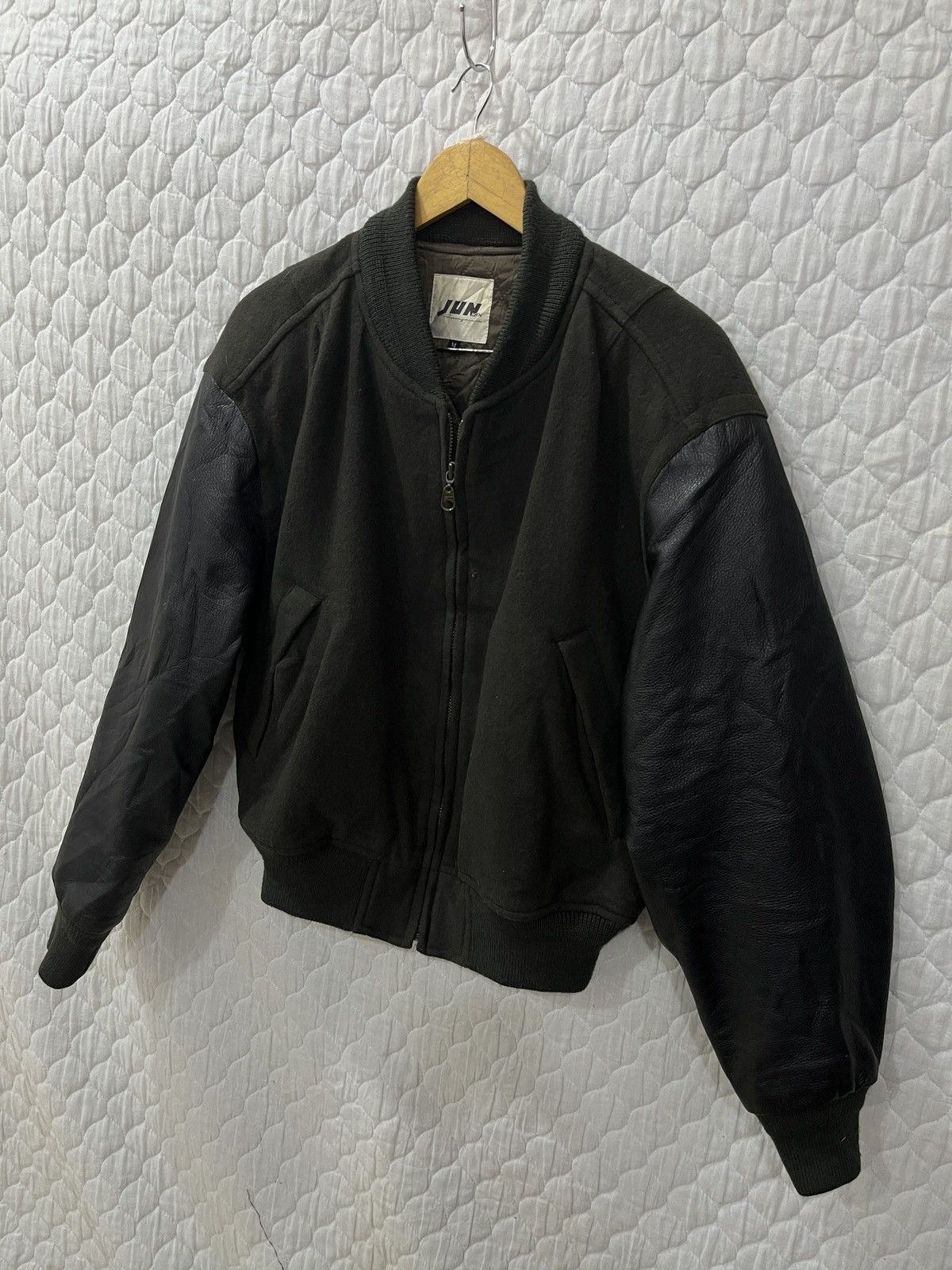 Genuine Leather (Uuuu). VINTAGE JUN MEN VARSITY BOMBER JACKET Size US M / EU 48-50 / 2 - 5 Thumbnail